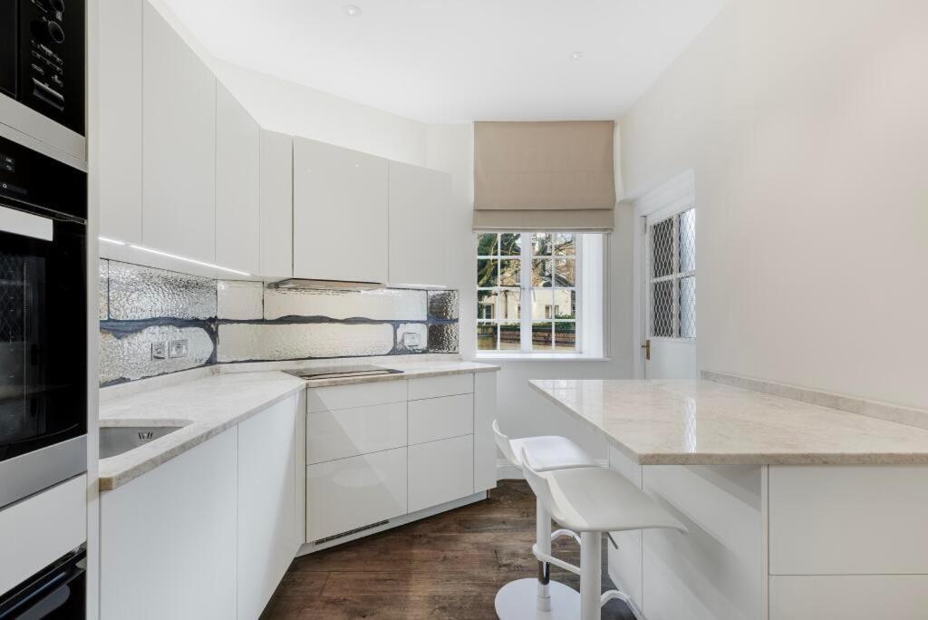 Spacious And Private By Royal Palace Apartment *