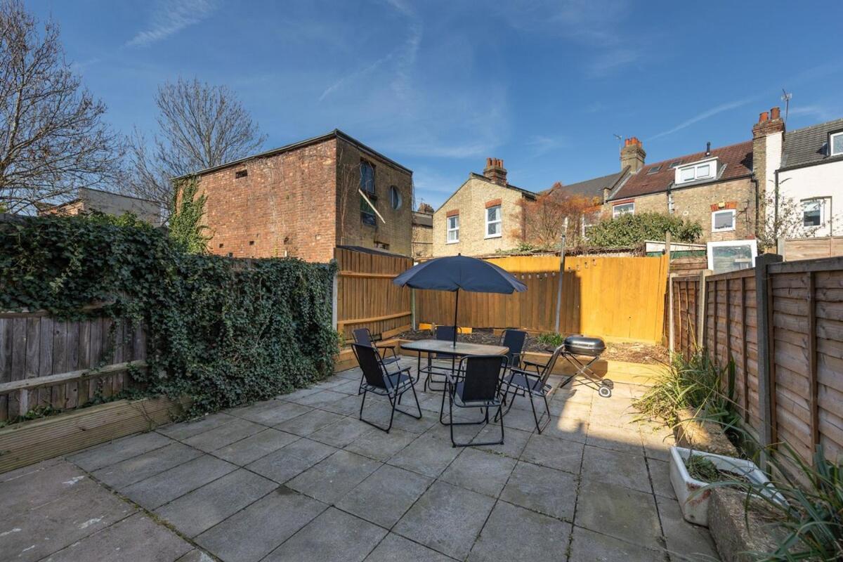 Apartment Modern 4 Bedroom House In Woodgreen *
