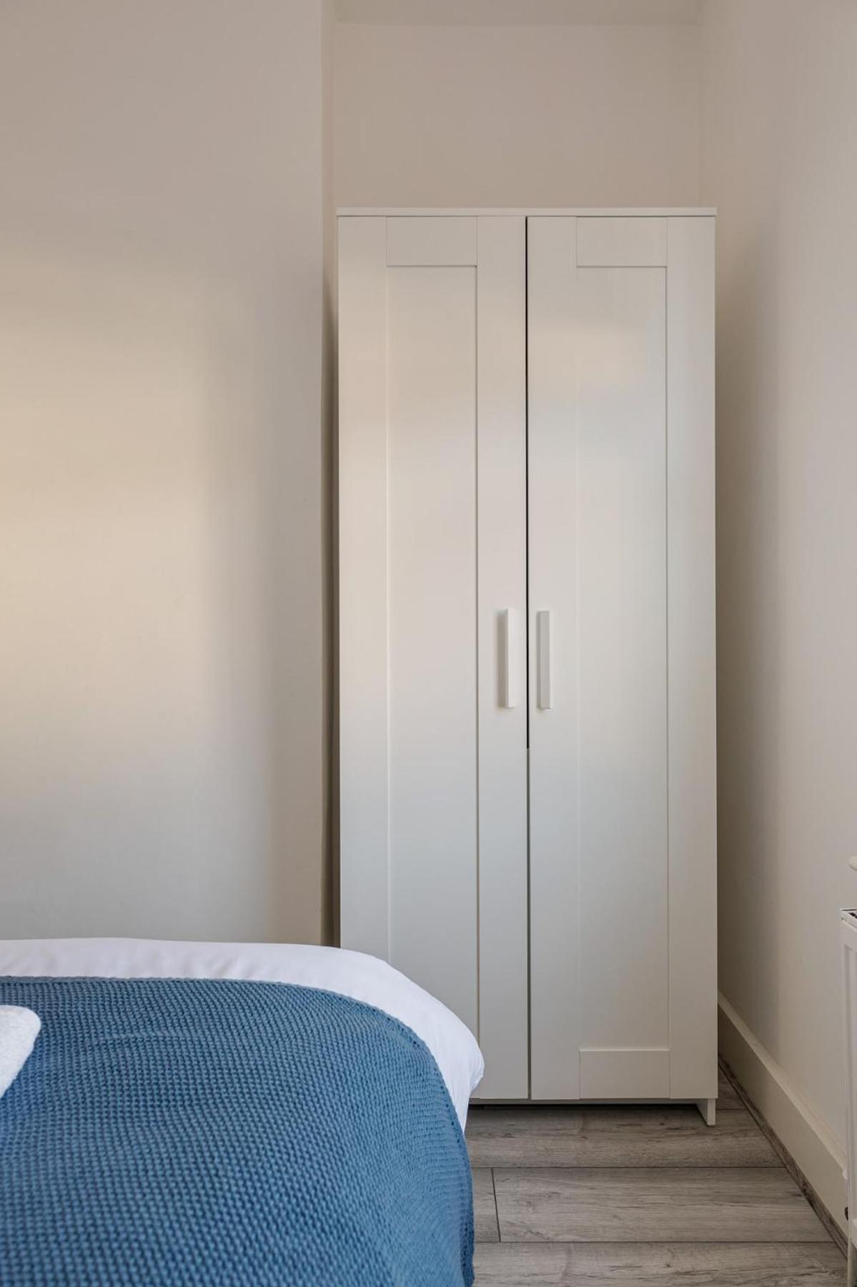 Modern 4 Bedroom House In Woodgreen Apartment *