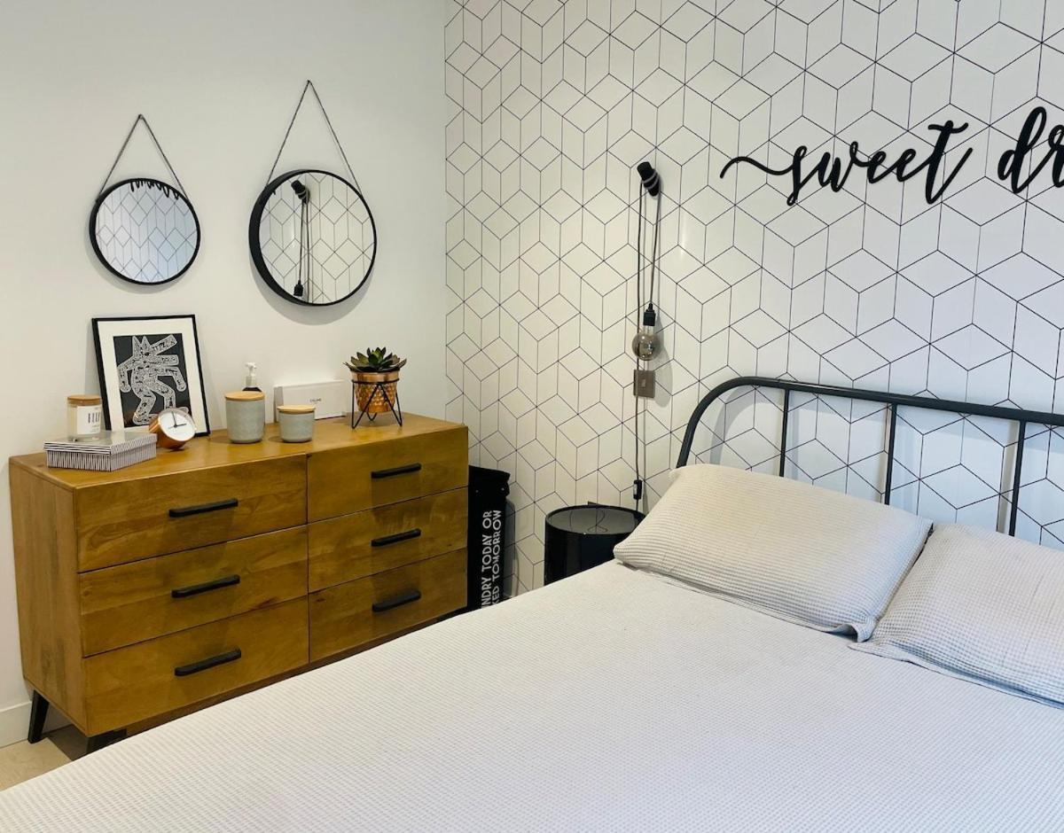 Apartment Stylish & Modern 2-bed With Private Terrace *
