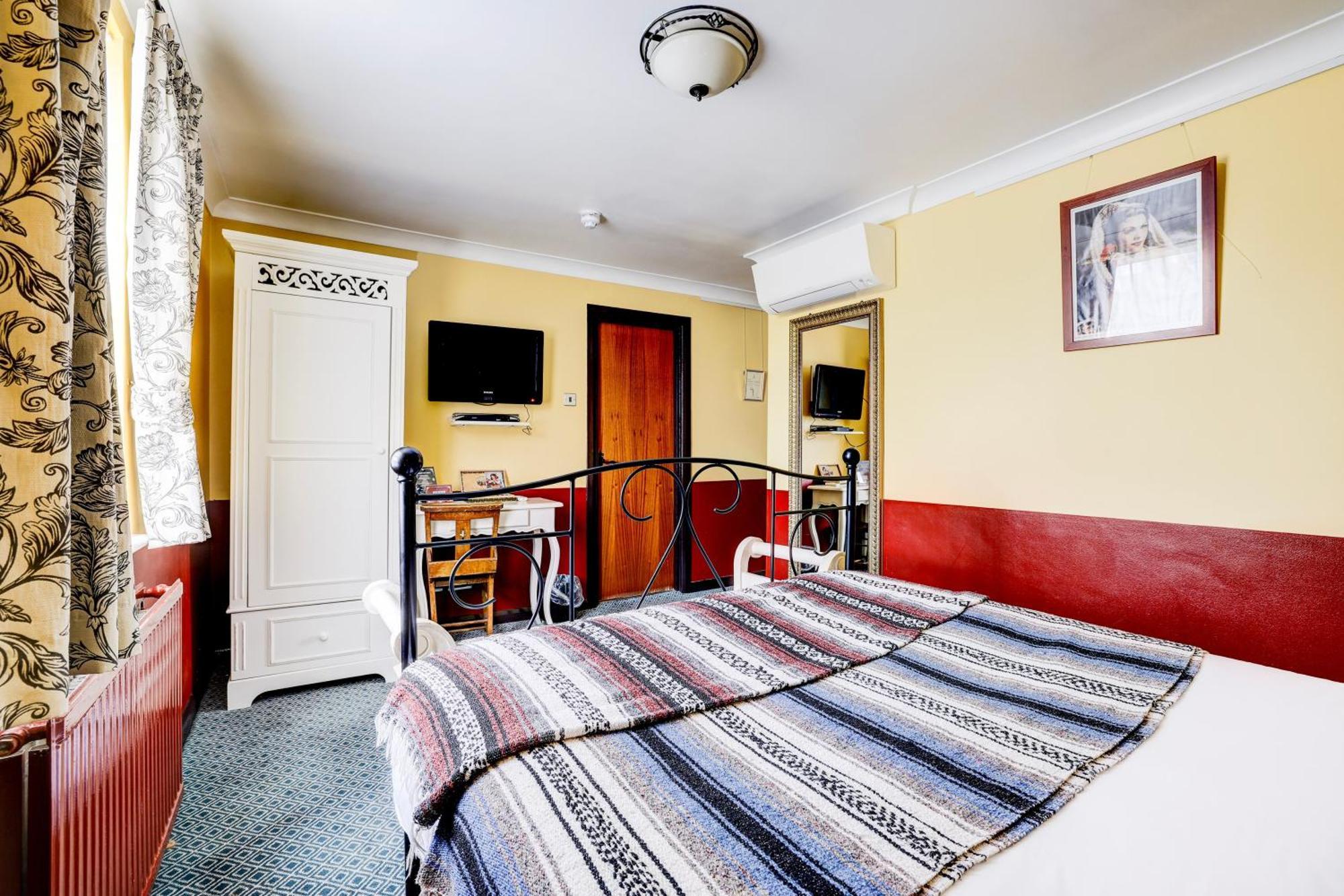 Church Street 3* London
