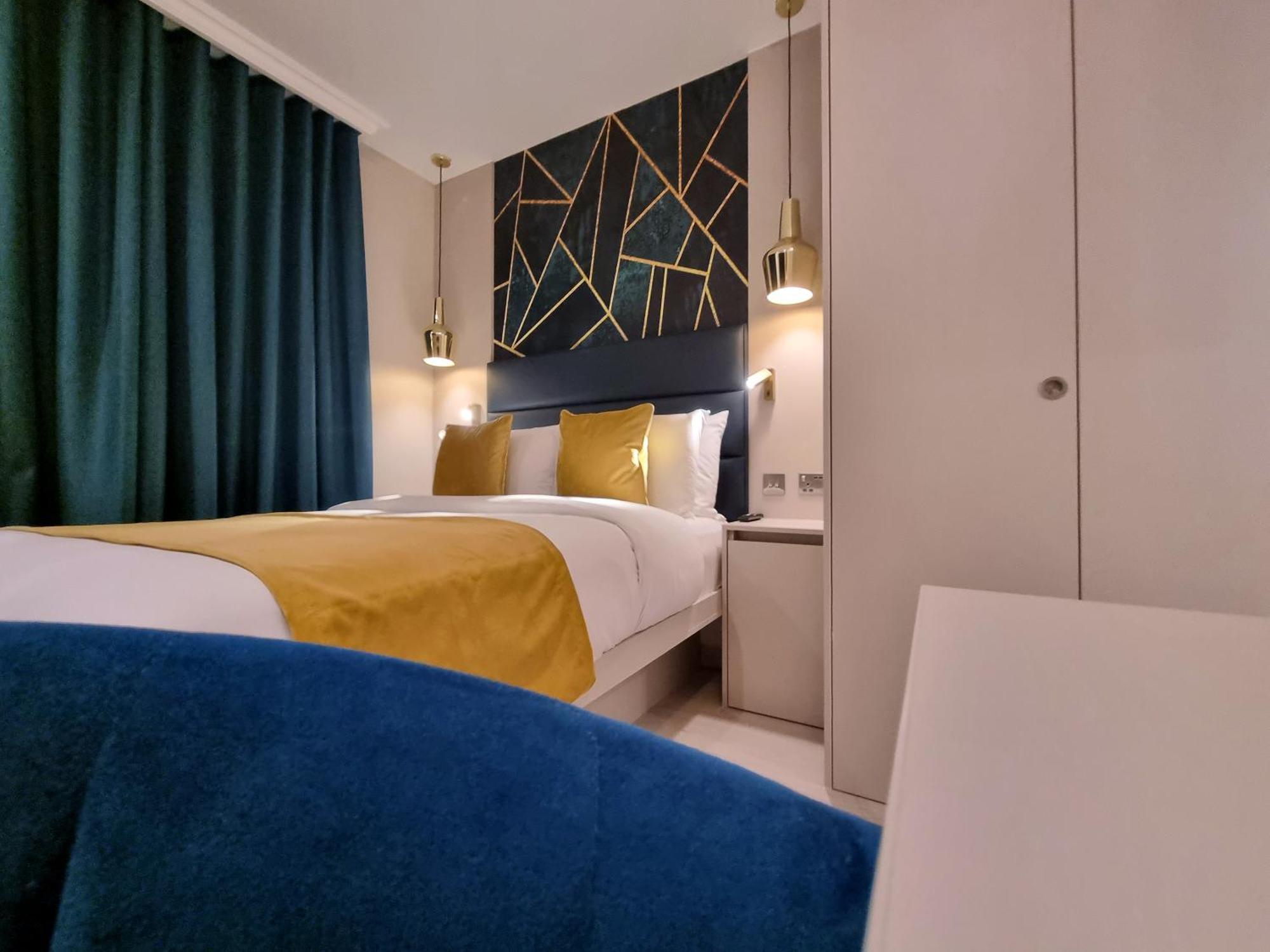 West Brompton 4* London