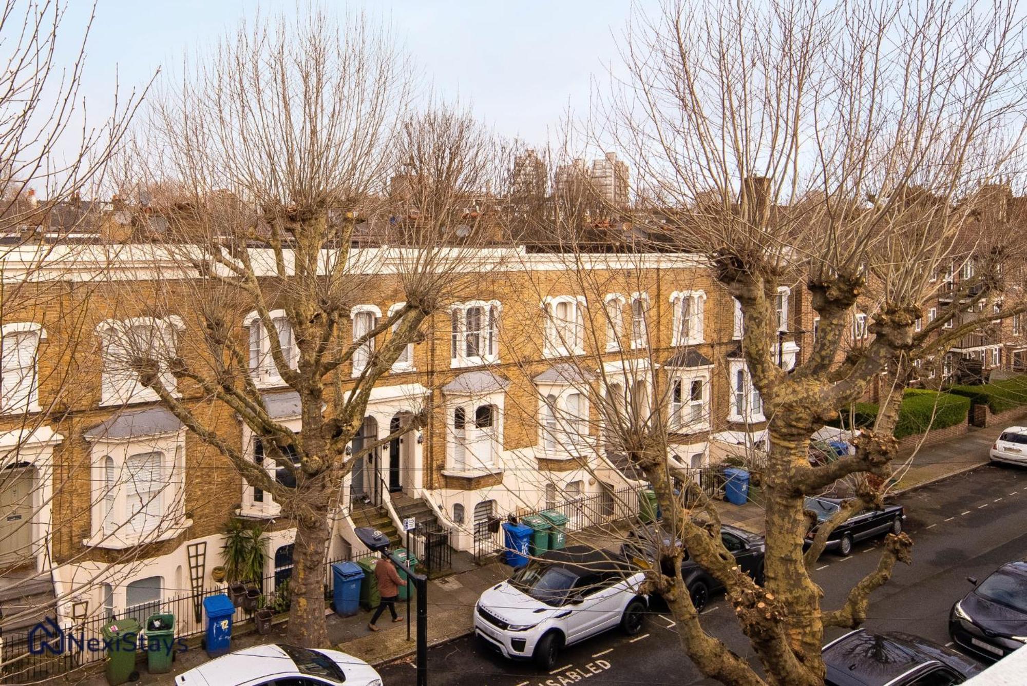 10 Mins Walk To The Oval, The Kennington Retreat Apartment