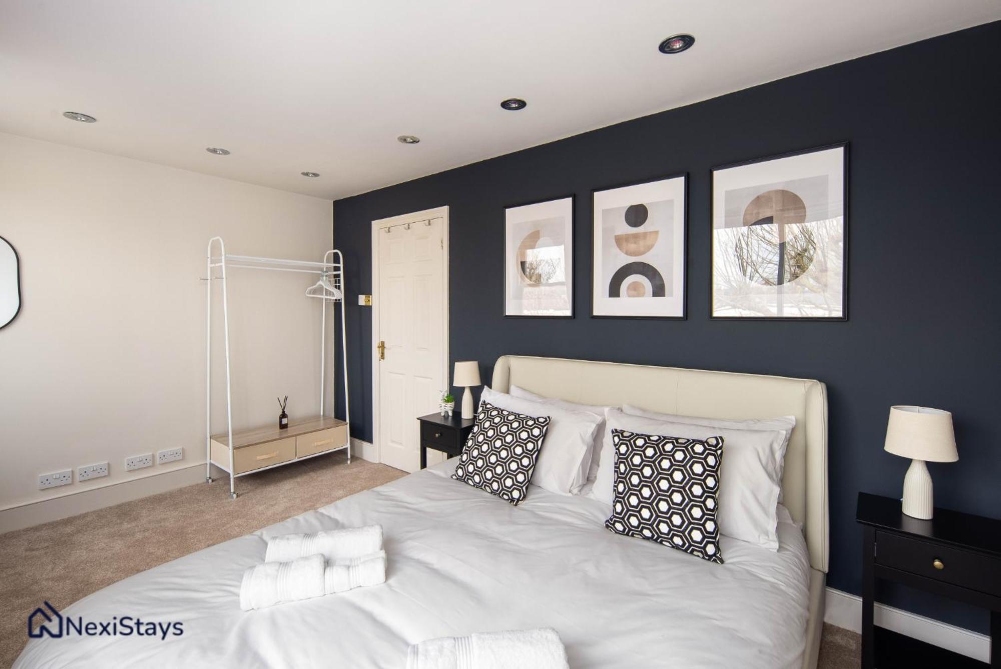10 Mins Walk To The Oval, The Kennington Retreat London