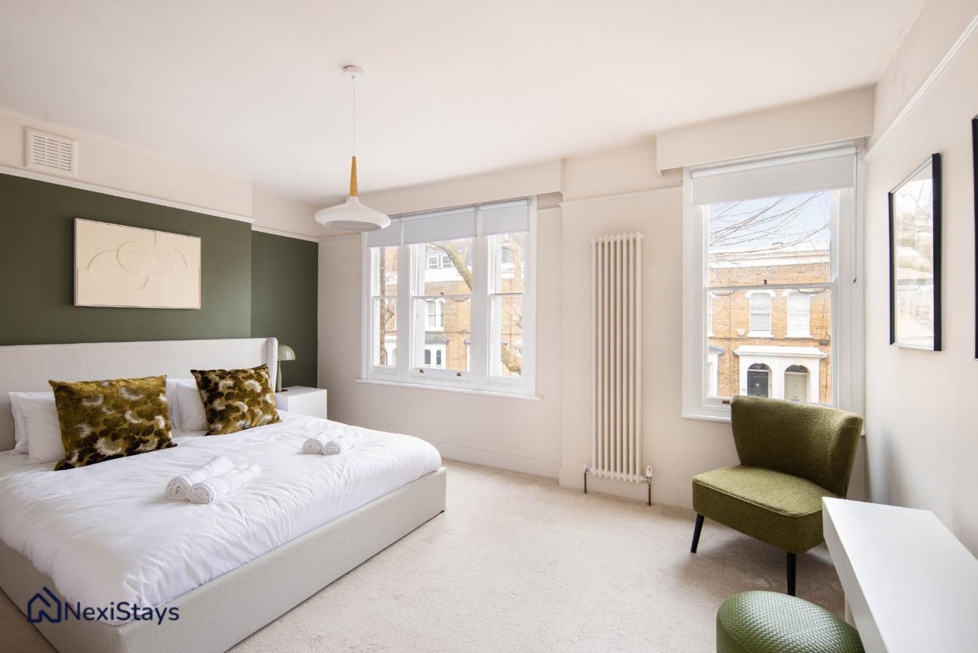 10 Mins Walk To The Oval, The Kennington Retreat Apartment *
