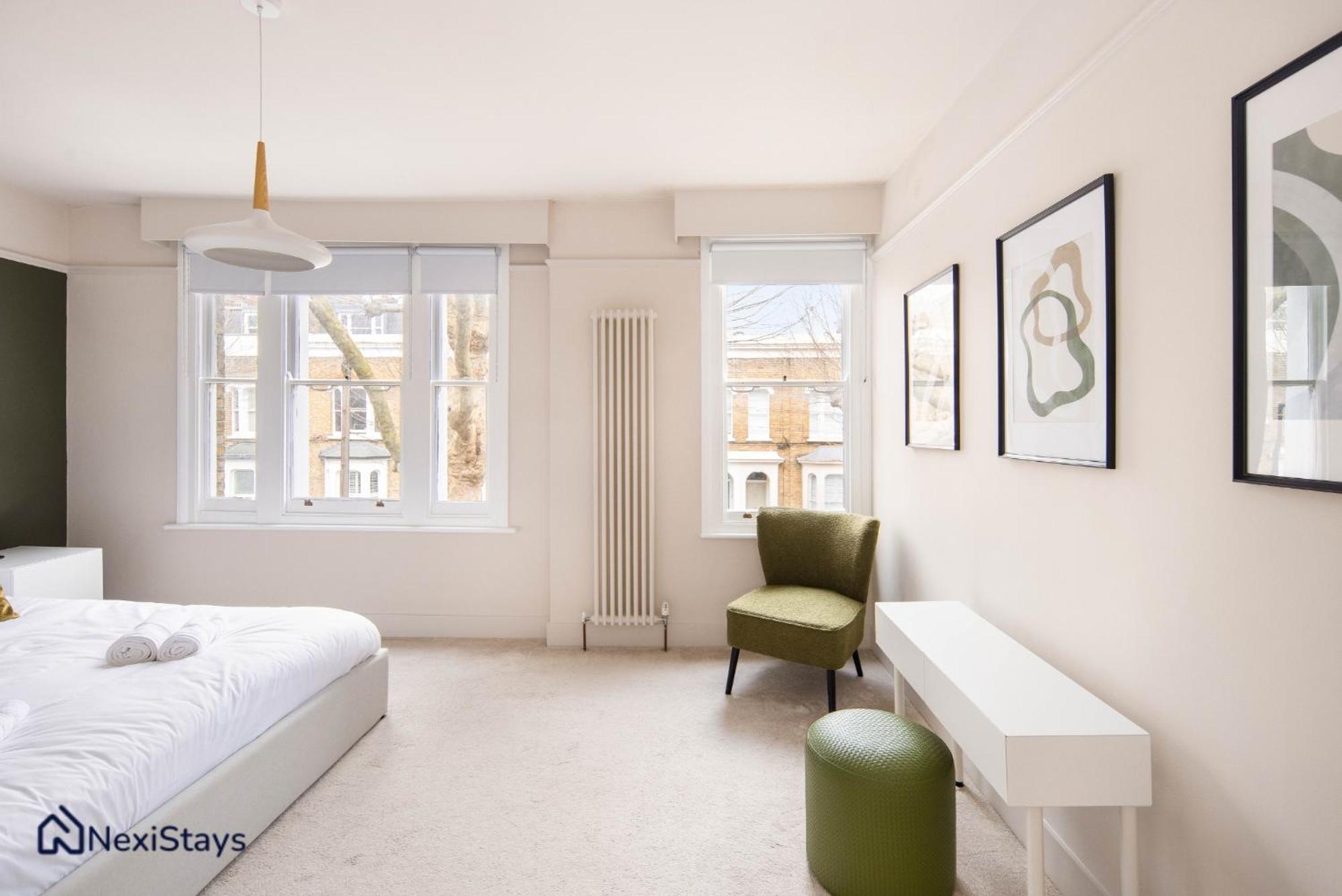 10 Mins Walk To The Oval, The Kennington Retreat London