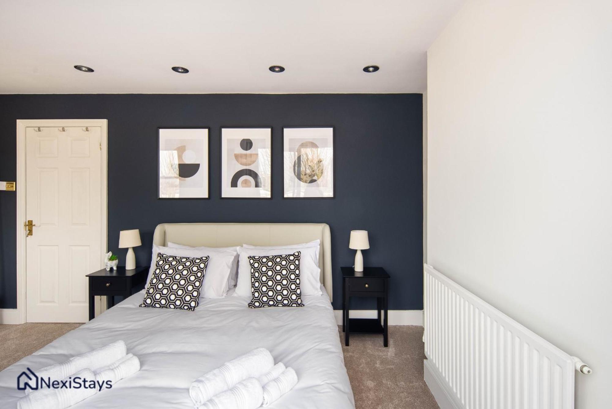 10 Mins Walk To The Oval, The Kennington Retreat * London