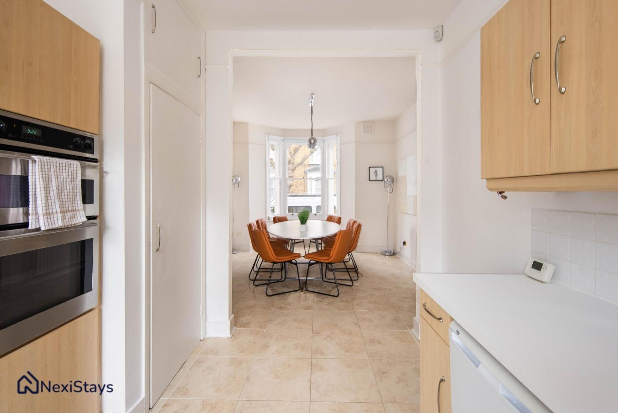 Apartment 10 Mins Walk To The Oval, The Kennington Retreat