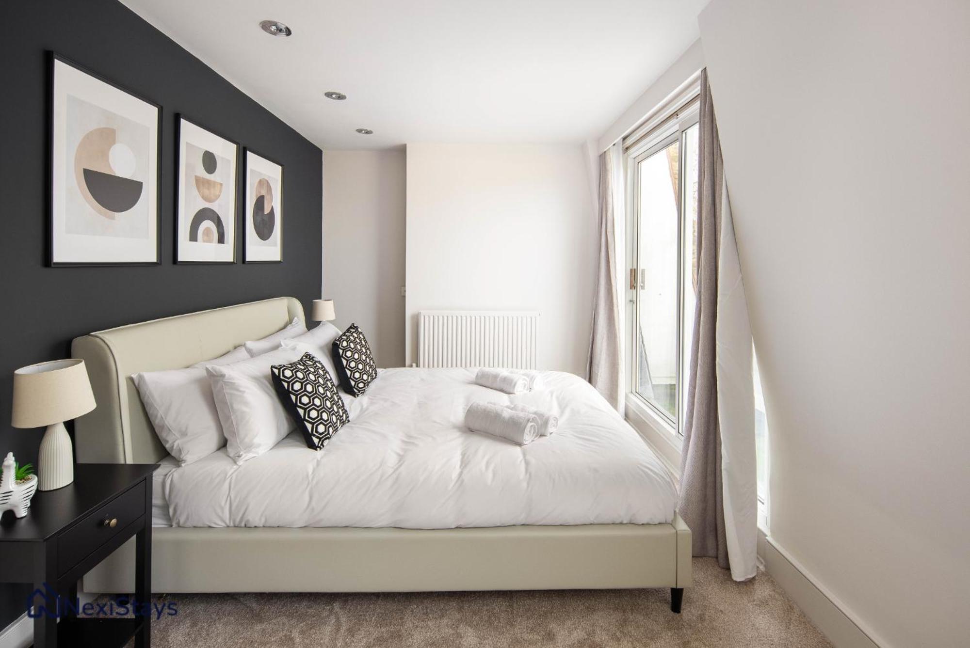 10 Mins Walk To The Oval, The Kennington Retreat London
