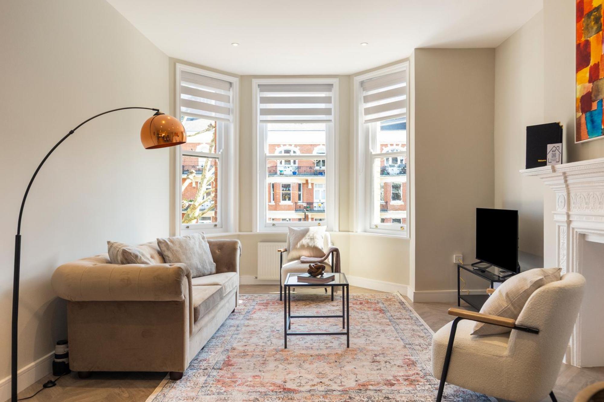 Luxury 3 Bedroom Flat 5 Min Walk To Maida Vale Tube Station