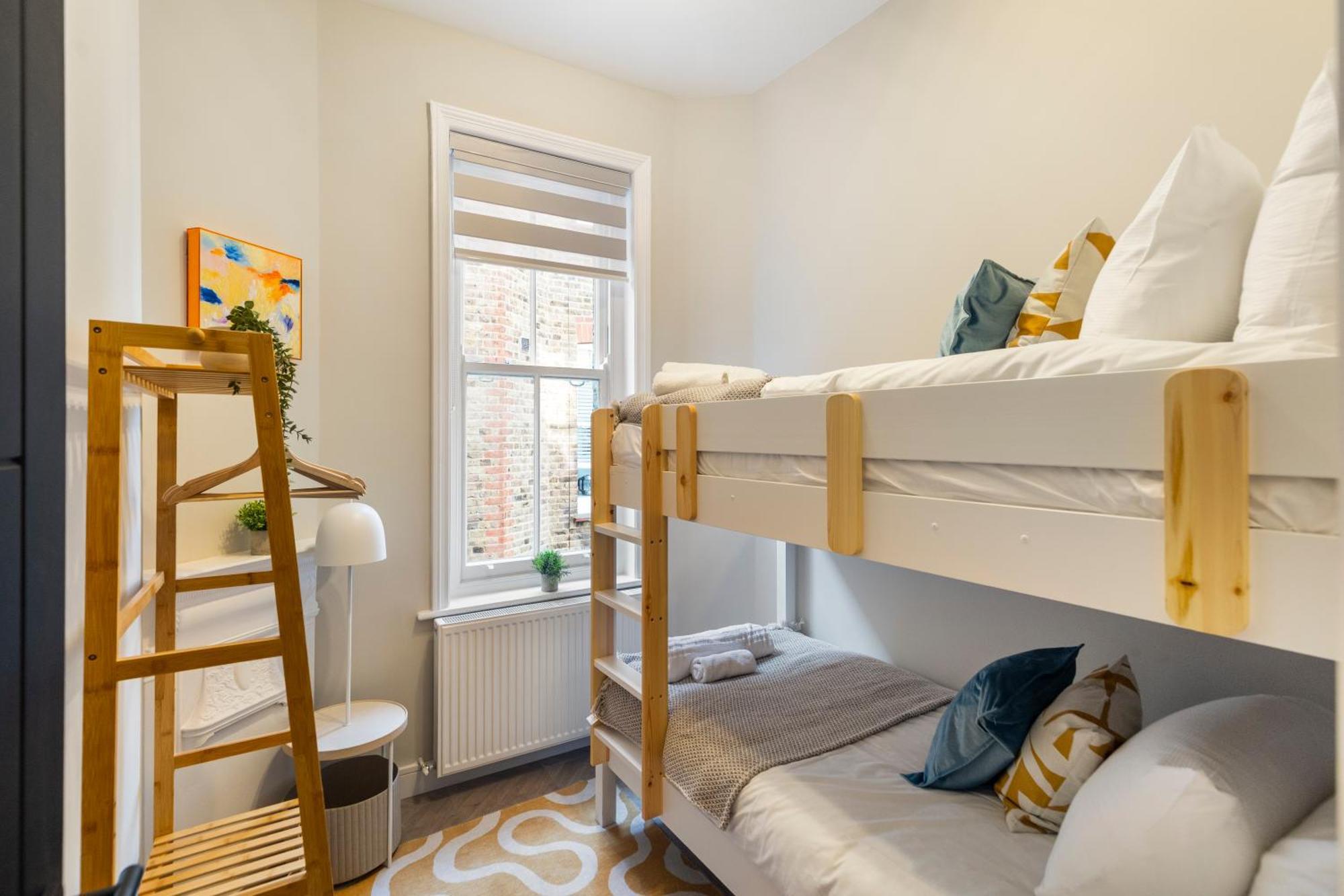 Luxury 3 Bedroom Flat 5 Min Walk To Maida Vale Tube Station * Londen