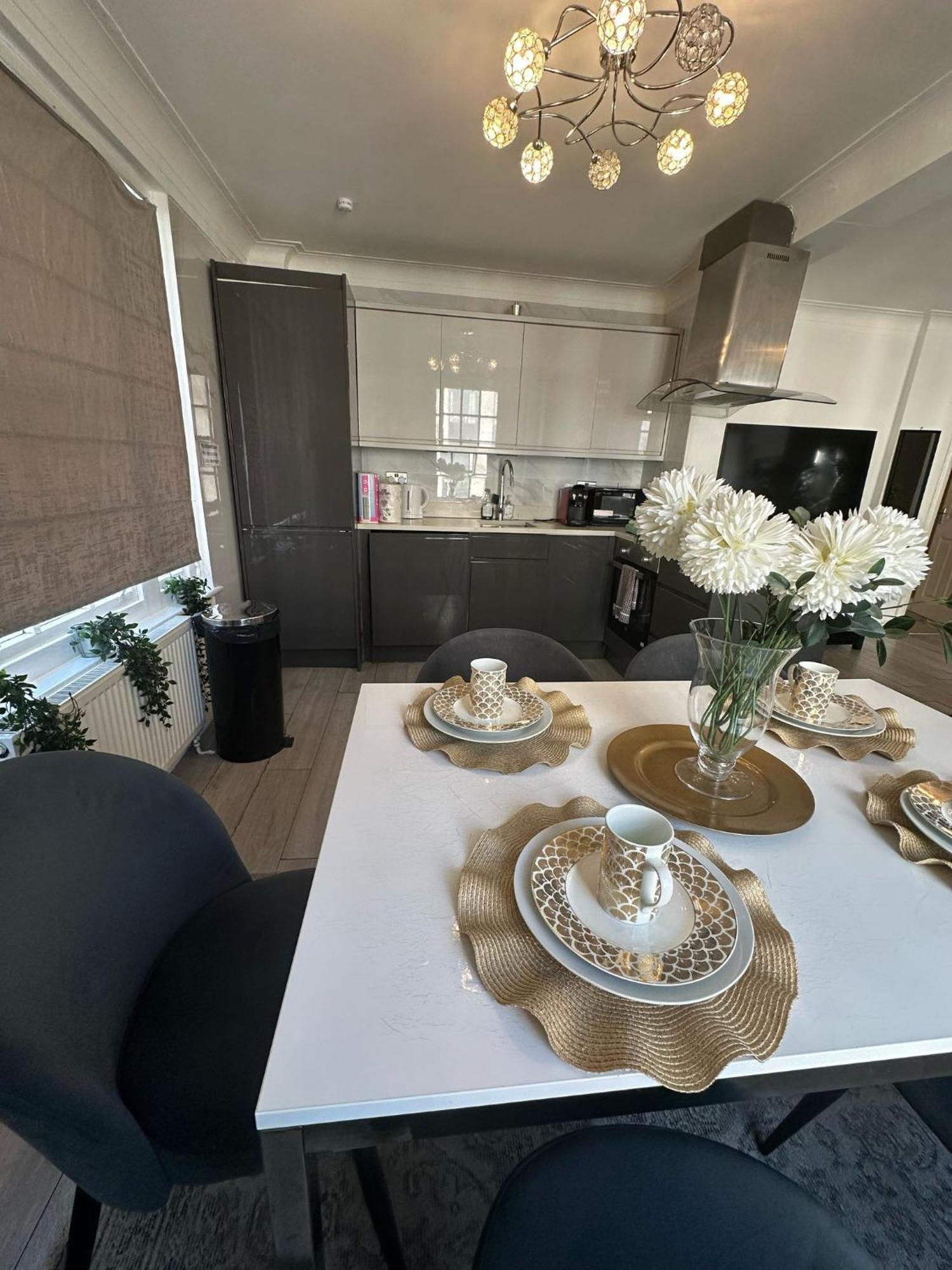 Spacious 3 Bedroom Flat In The Heart Of London