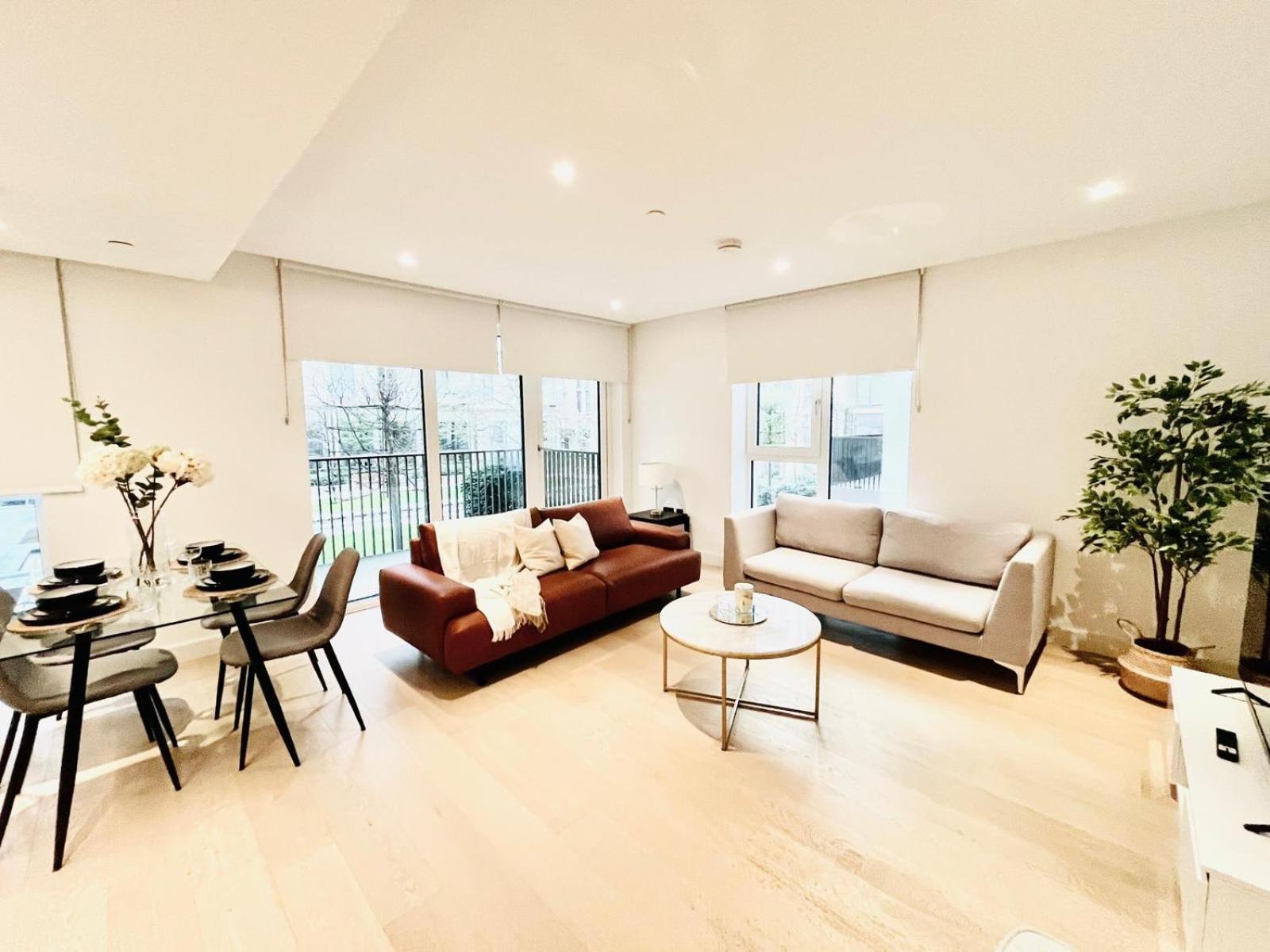 Exotic White -steps To Tube, Westfield, Portobello Apartment *