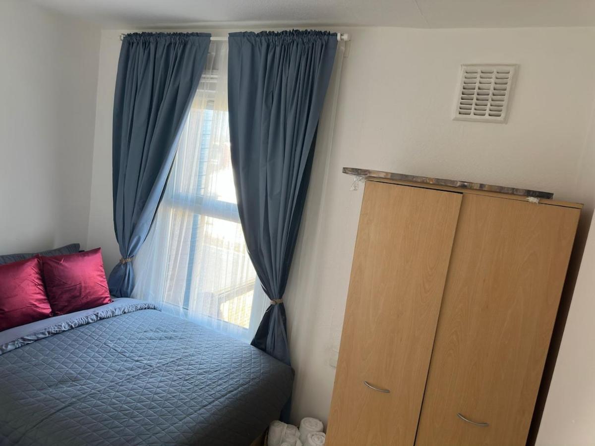 Spacious 2b Zone 2 Sleeps 4 F5 Apartment