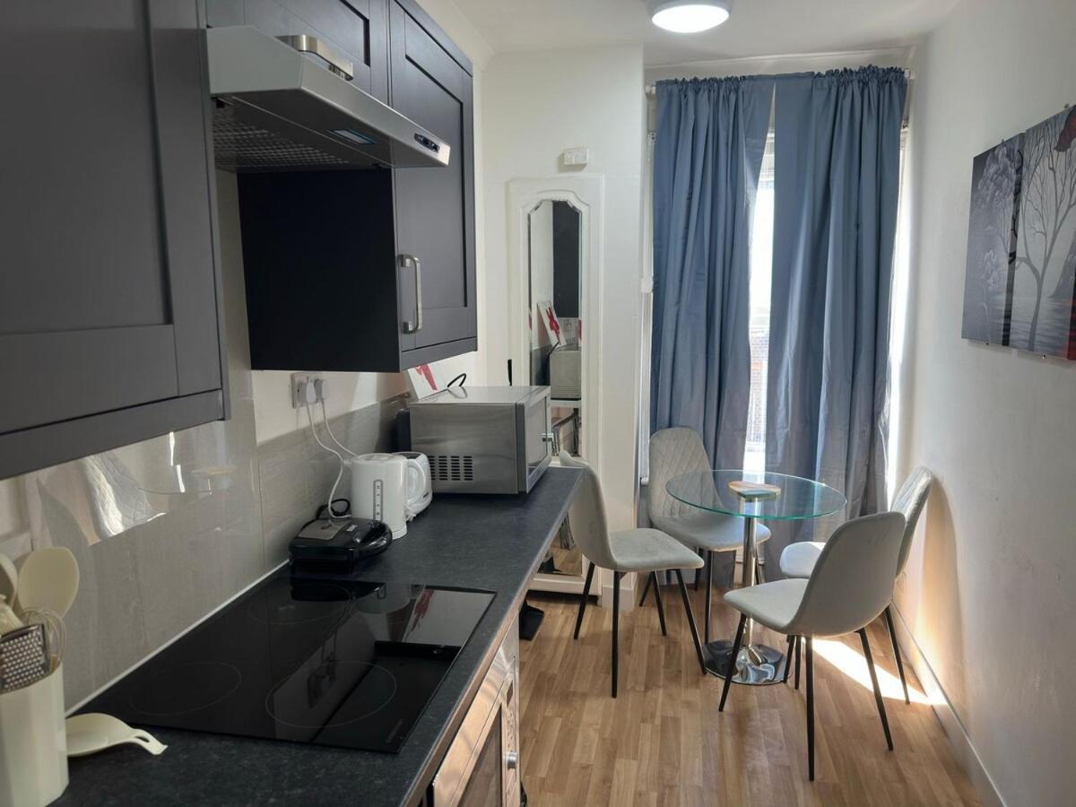 Spacious 2b Zone 2 Sleeps 4 F5 Apartment *