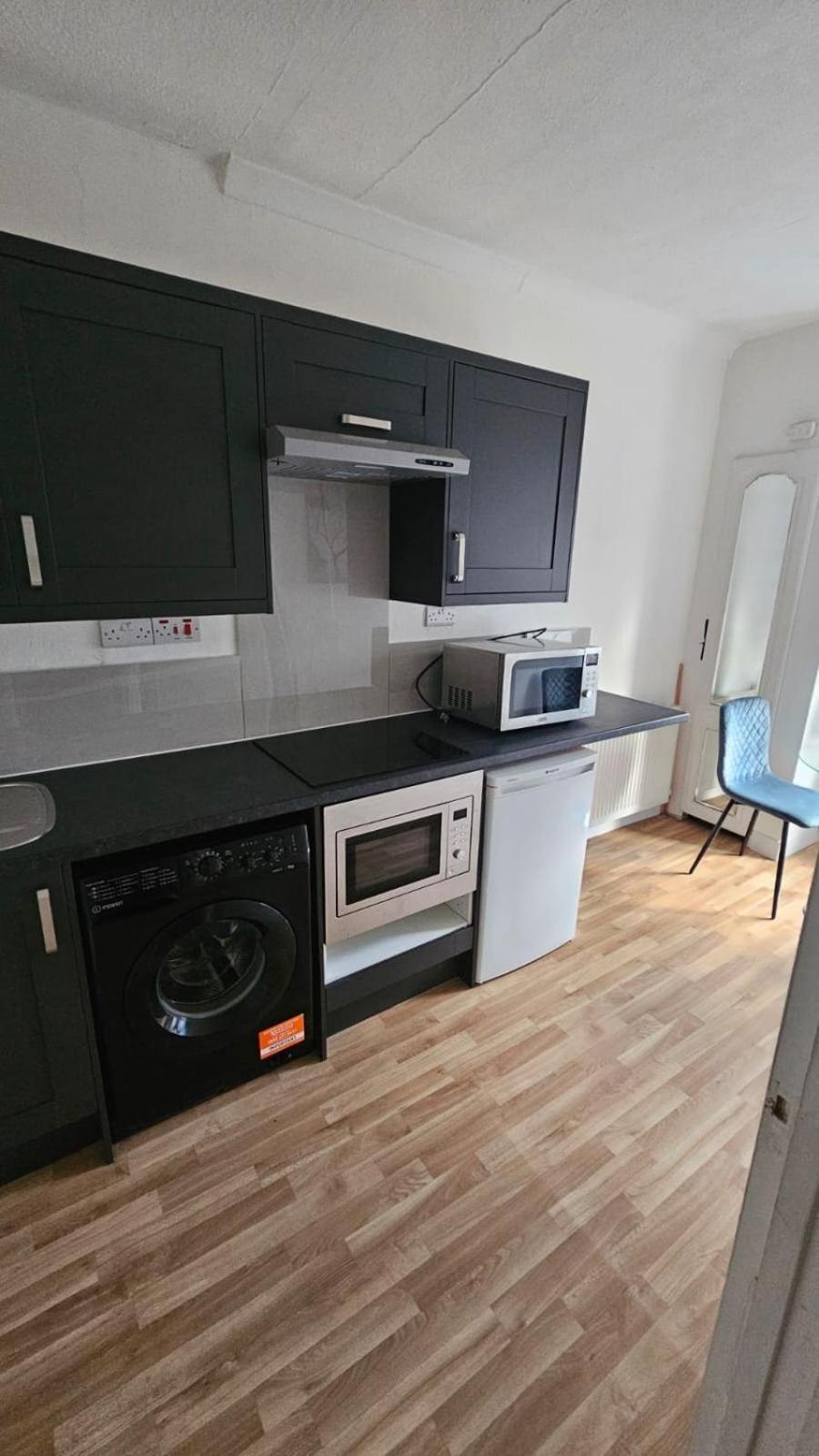 Spacious 2b Zone 2 Sleeps 4 F5 *