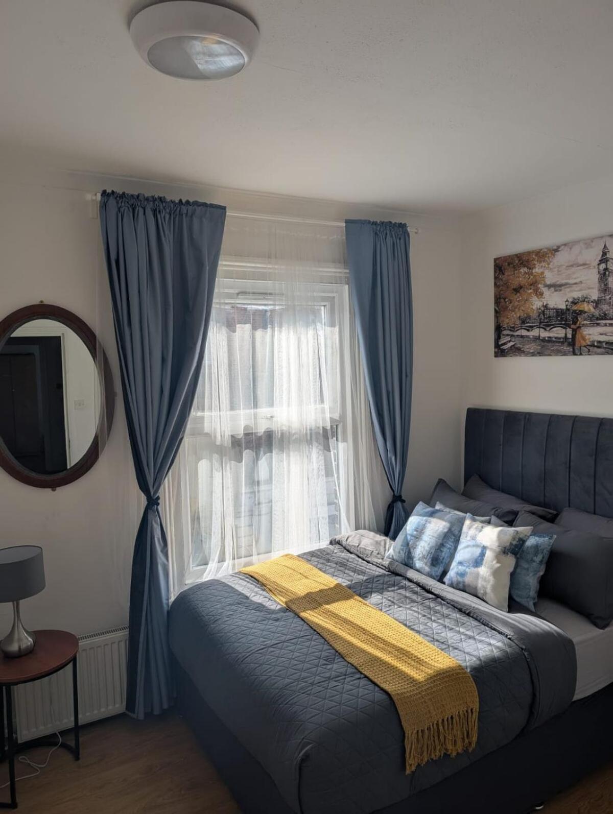 Spacious 2b Zone 2 Sleeps 4 F5 London