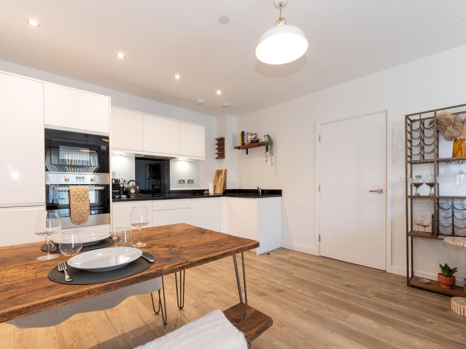 Pass The Keys Stylish Flat Near Charlton Station