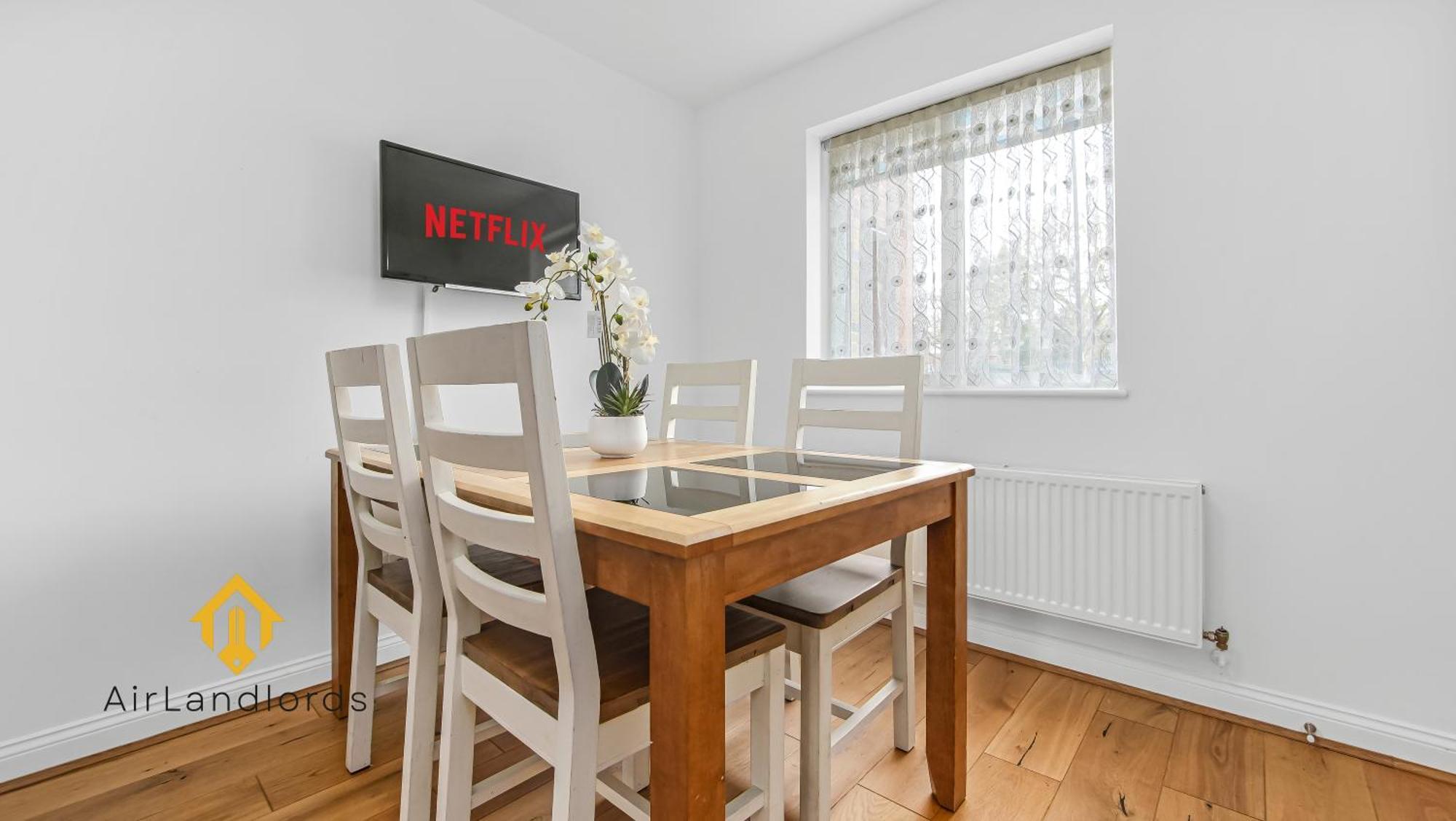 Holiday home Exclusive 3 Bedroom House Near Manor House! London