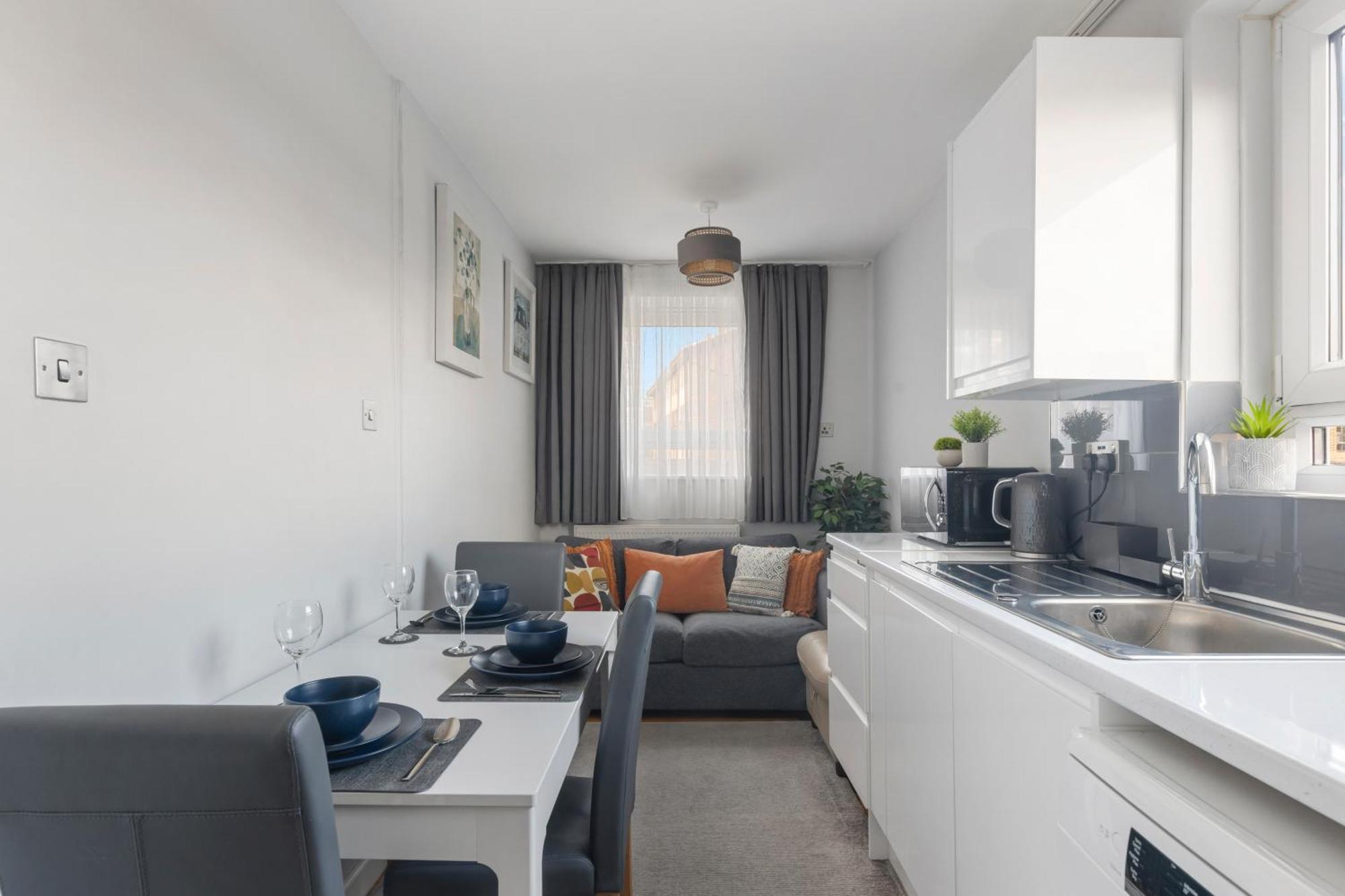 Monthly For 3-bedroom Only 5 Minutes To Hoxton Station * London