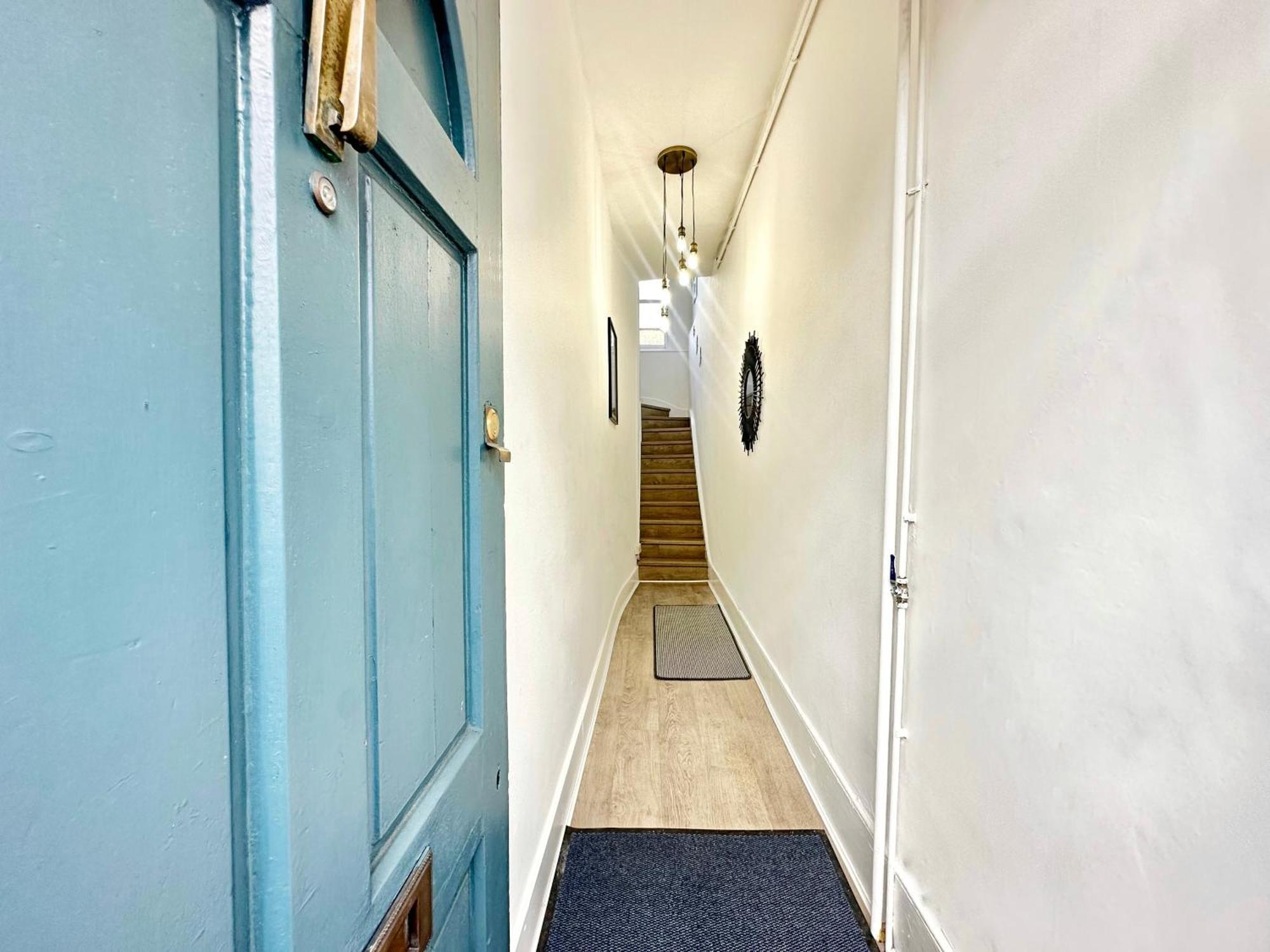 Askew Road Two Bedroom Flat * London