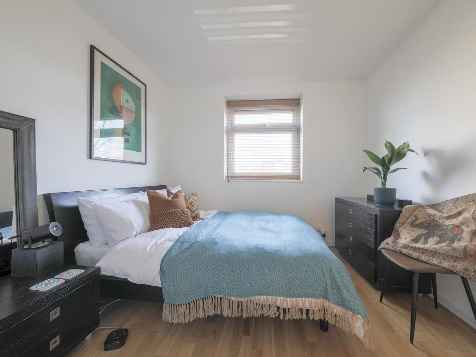 Pass The Keys Stylish Modern Flat Apartment
