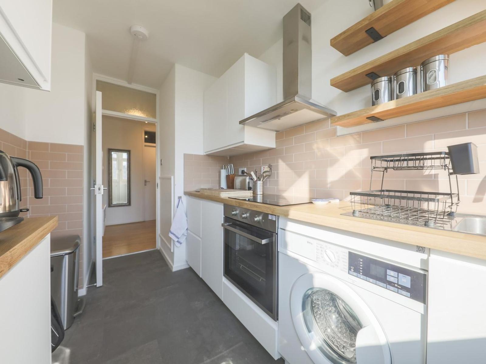 Pass The Keys Stylish Modern Flat Apartment London