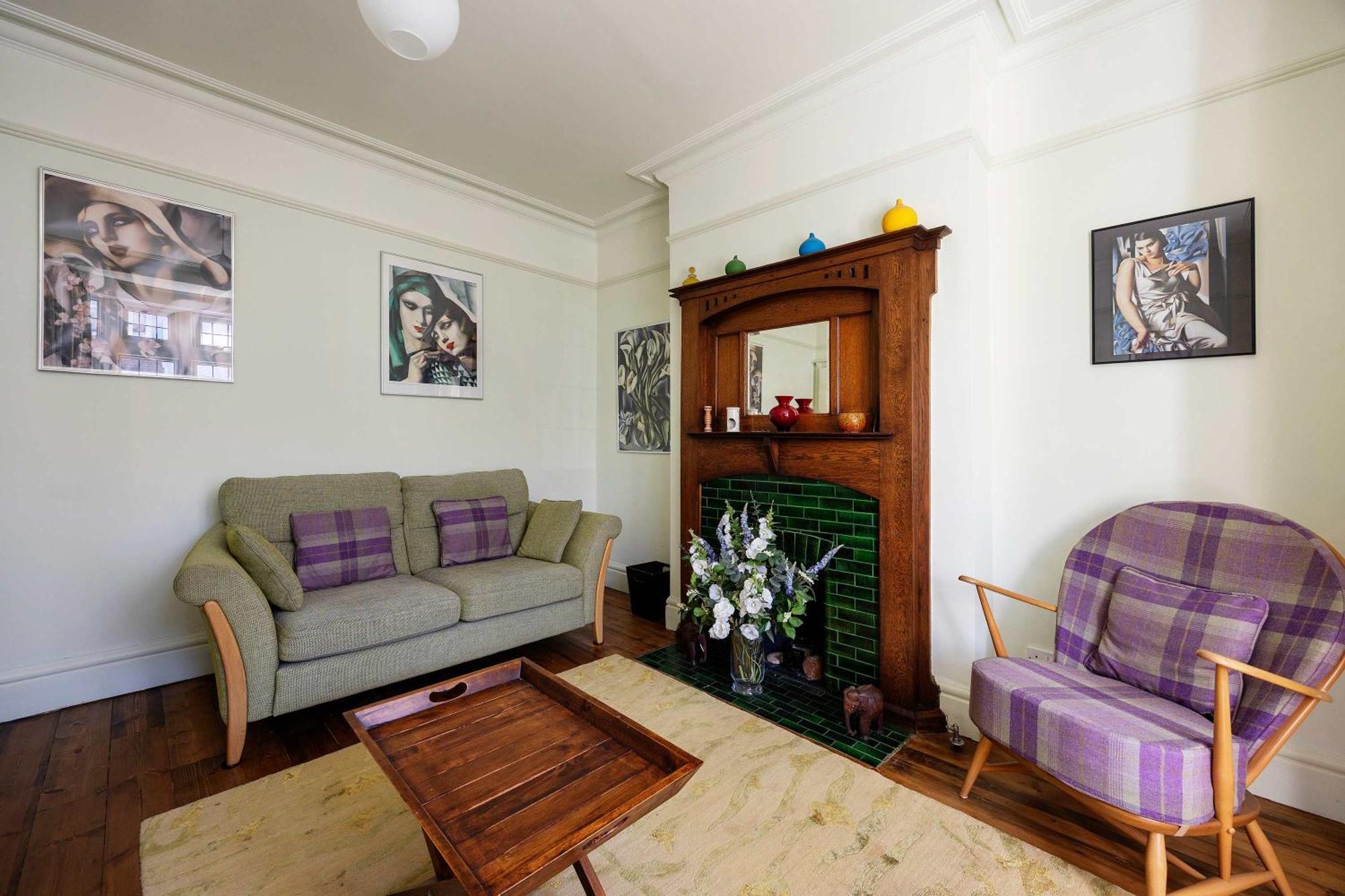 Veeve - Brackenbury * London