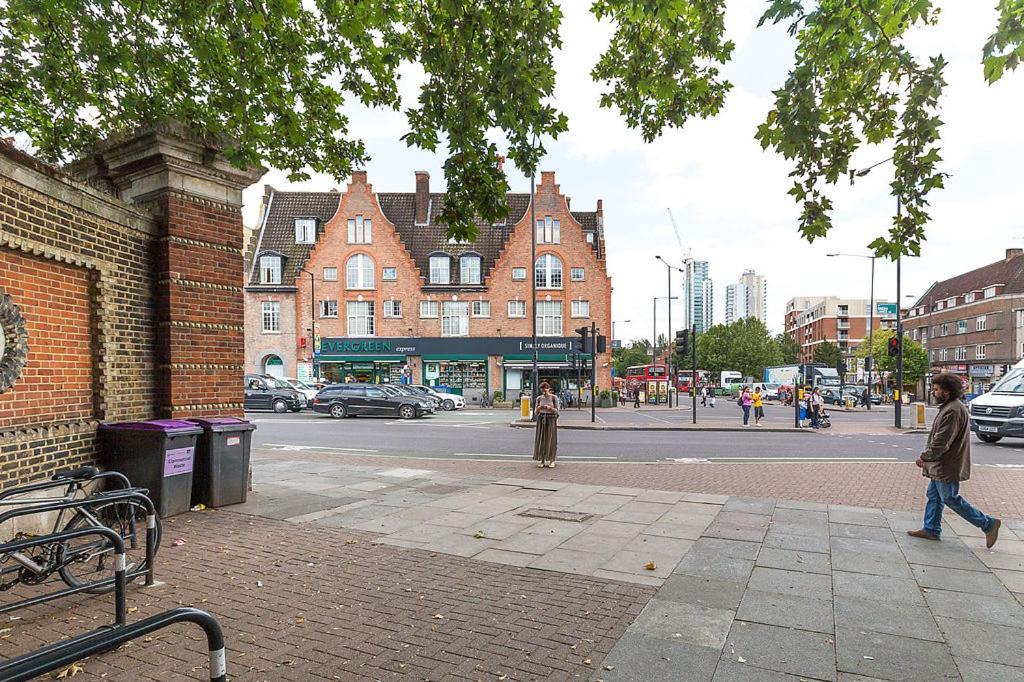 Holiday home Exclusive 3 Bedroom House Near Manor House! London