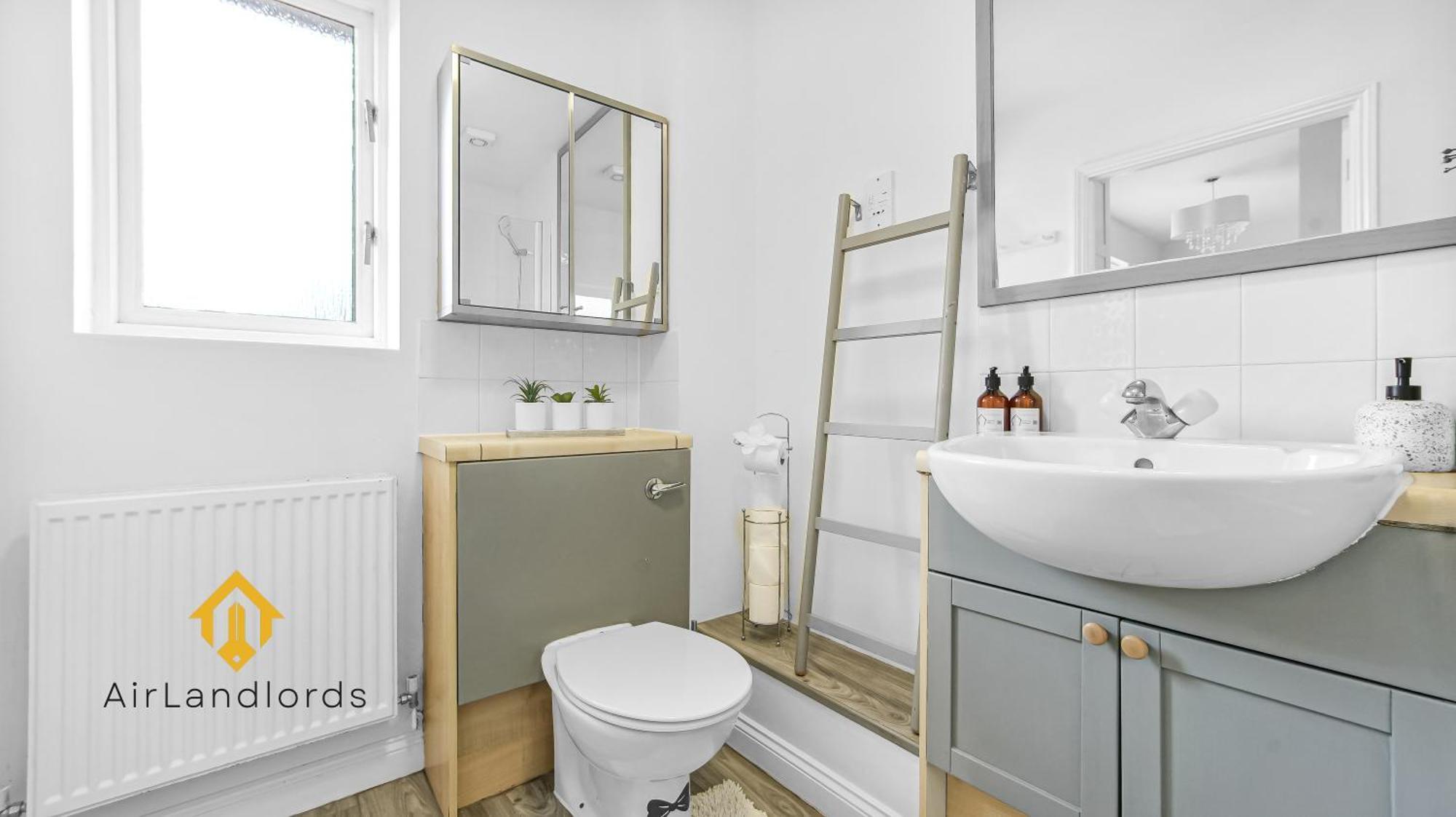 Exclusive 3 Bedroom House Near Manor House! Holiday home London