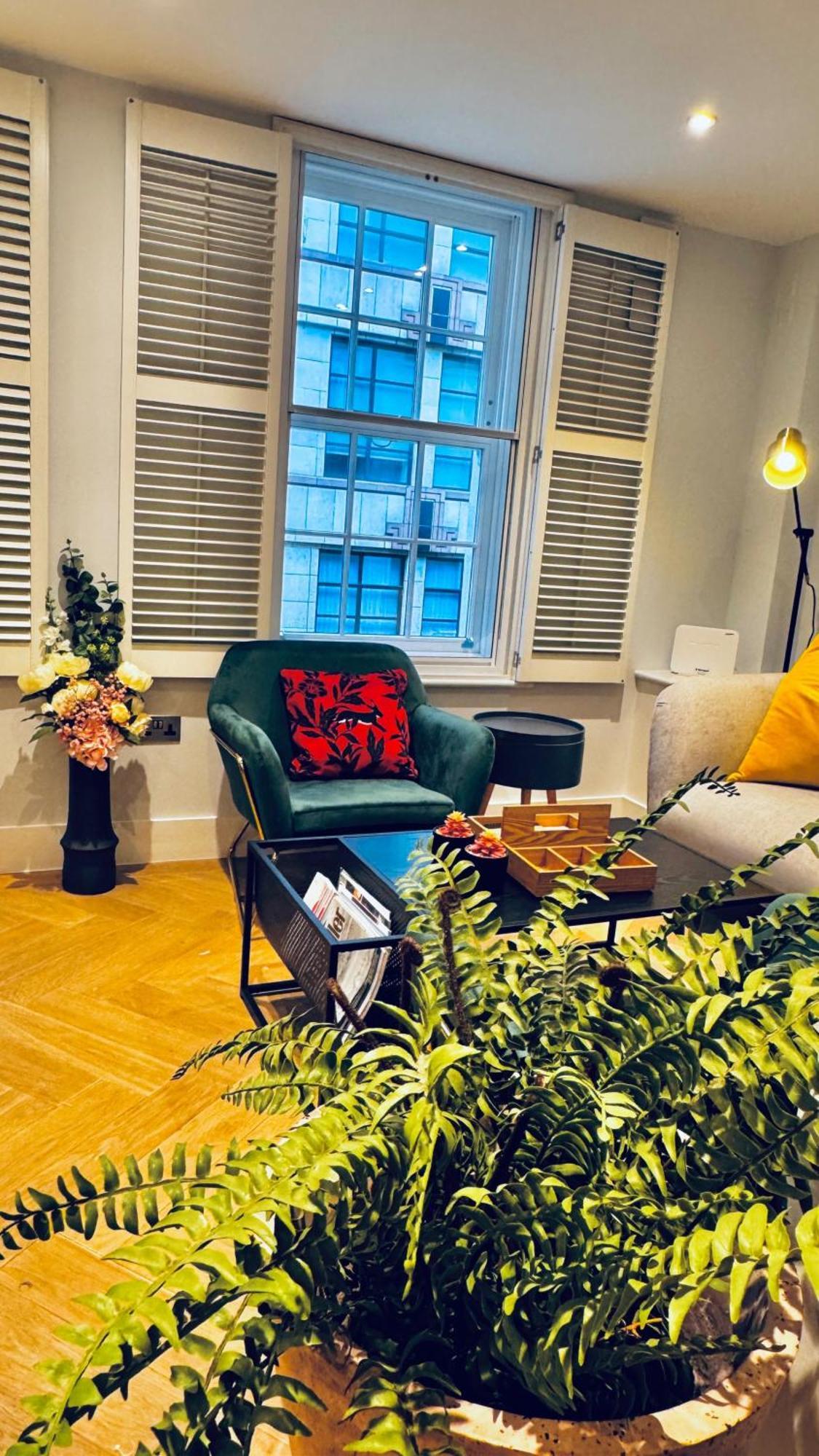 Charm - Soho Mayfair Apartment *