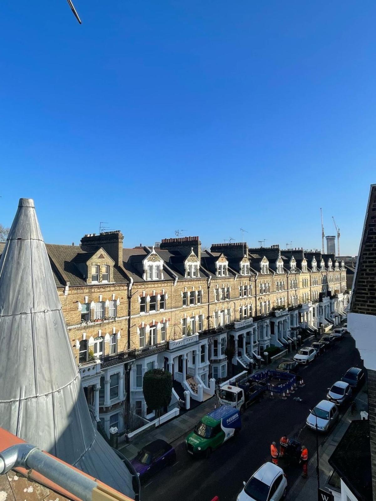 Boutique 2br With Roof Terrace Near Tube - West Kensington Apartment *