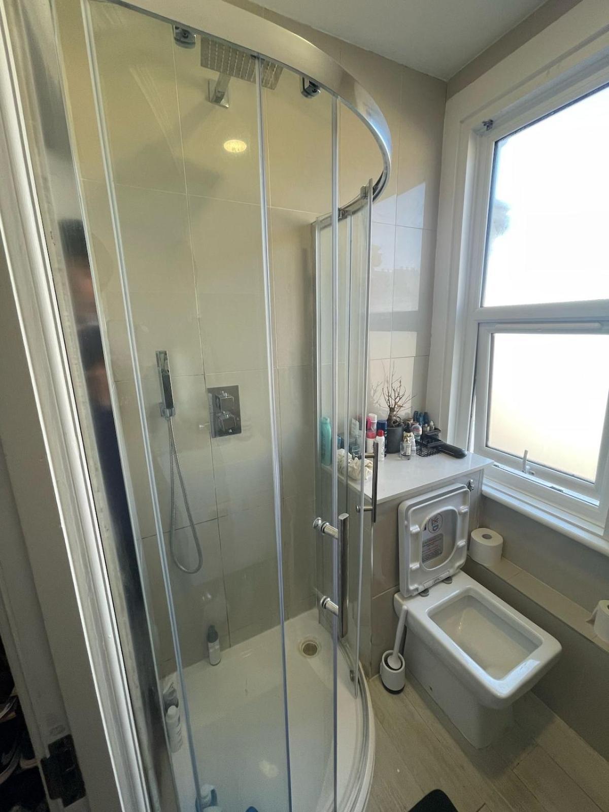 Boutique 2br With Roof Terrace Near Tube - West Kensington Londen