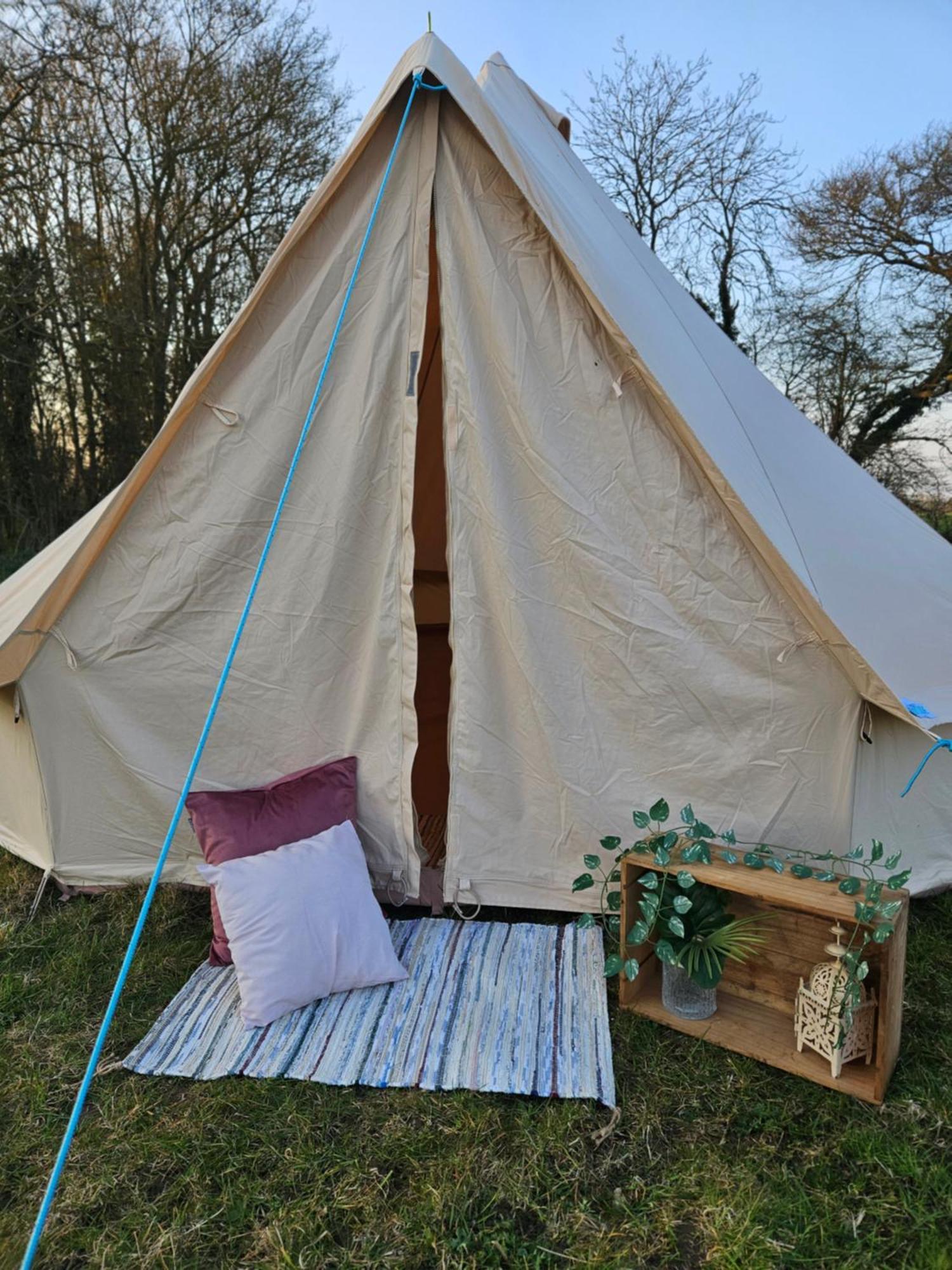 Luxury tent Readers Field Glamping