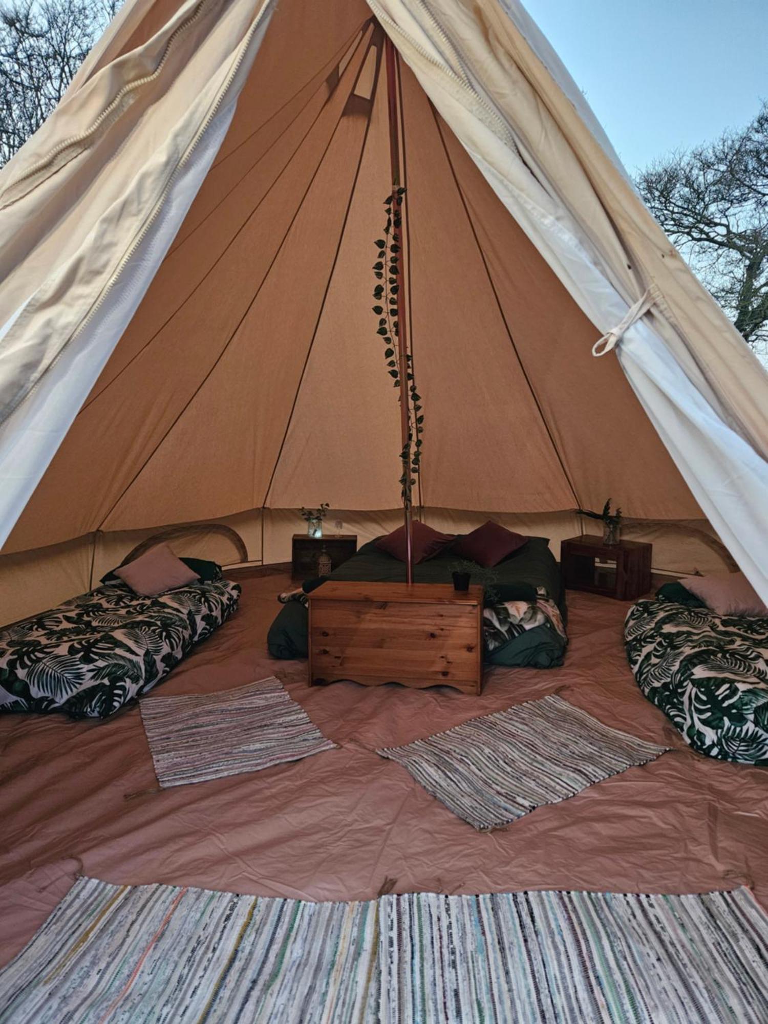 Luxury tent Readers Field Glamping