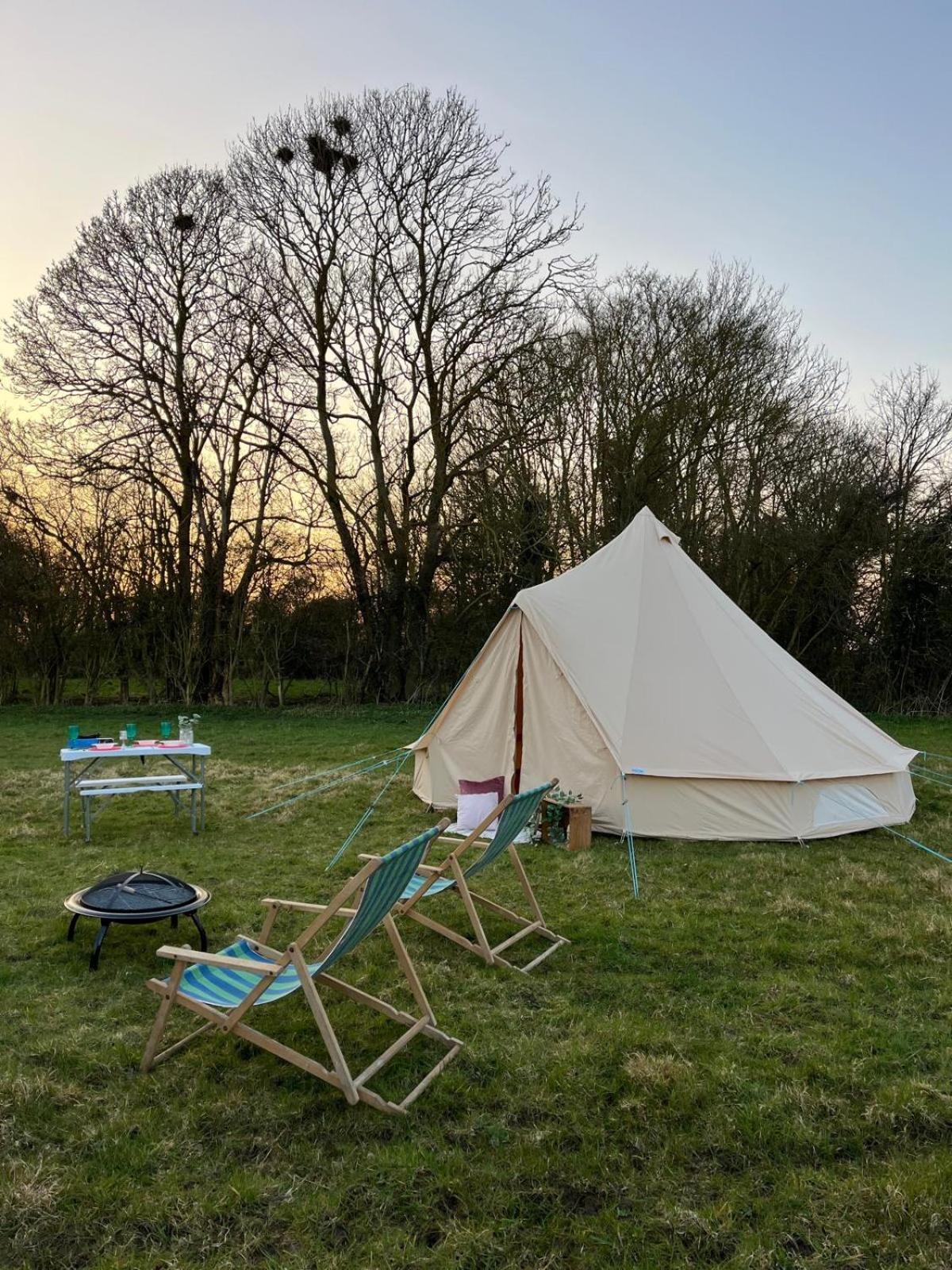 Luxury tent Readers Field Glamping
