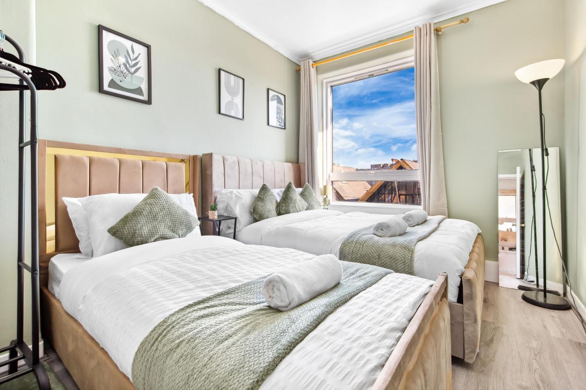 Modern 2 Bed Sleeps 7