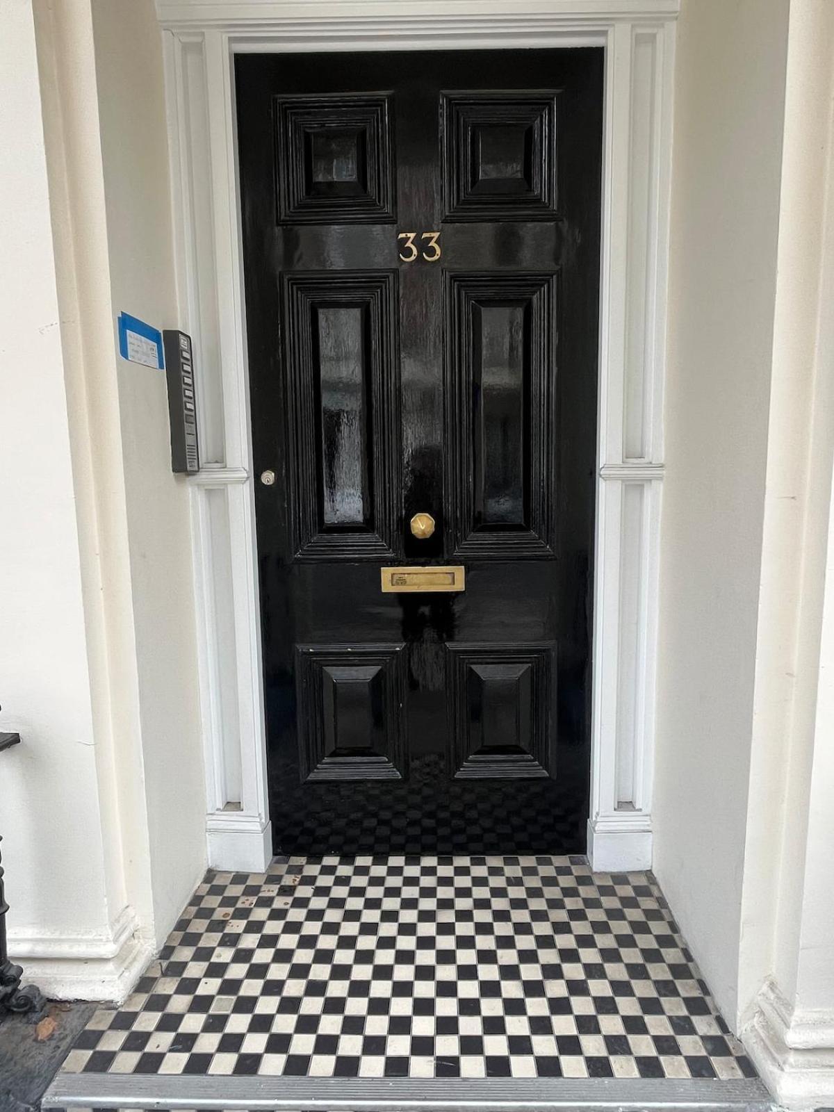 Newly Refurbished- Awesome Very Central Flat In Famous Notting Hill With A Balcony * London