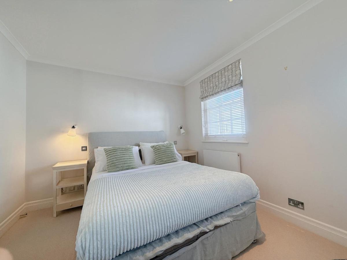 Stylish 3-bedroom Terrace House Near Earls Court * London