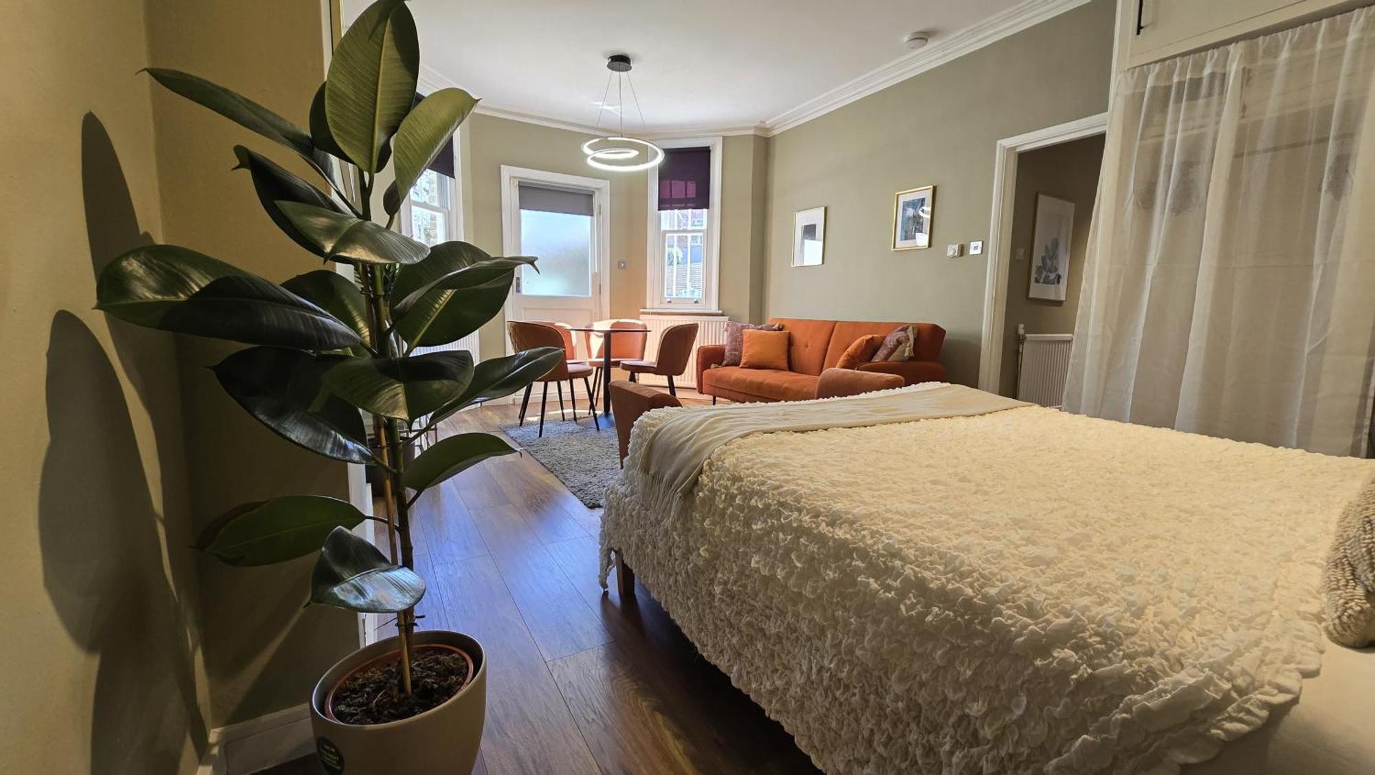 Spacious For 4 Flat Near Regents Park N2 Apartment *