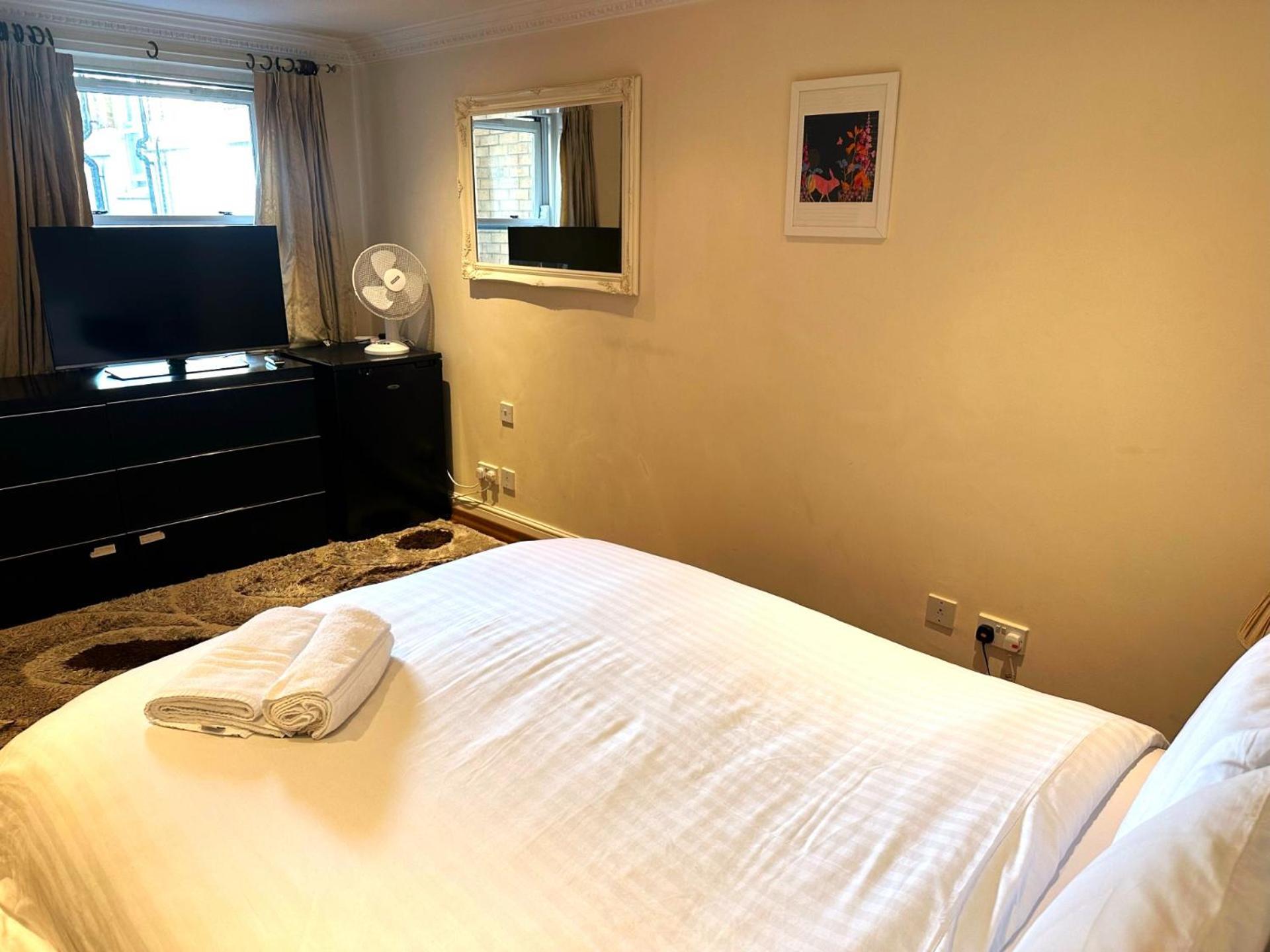 Apartment Delightful By Kensington & Chelsea Desirable Locations W8 Sw London