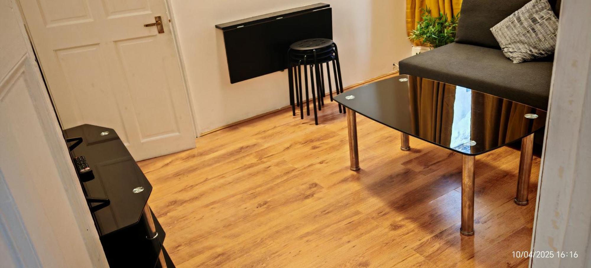 Bayswater One Bedroom Apartment