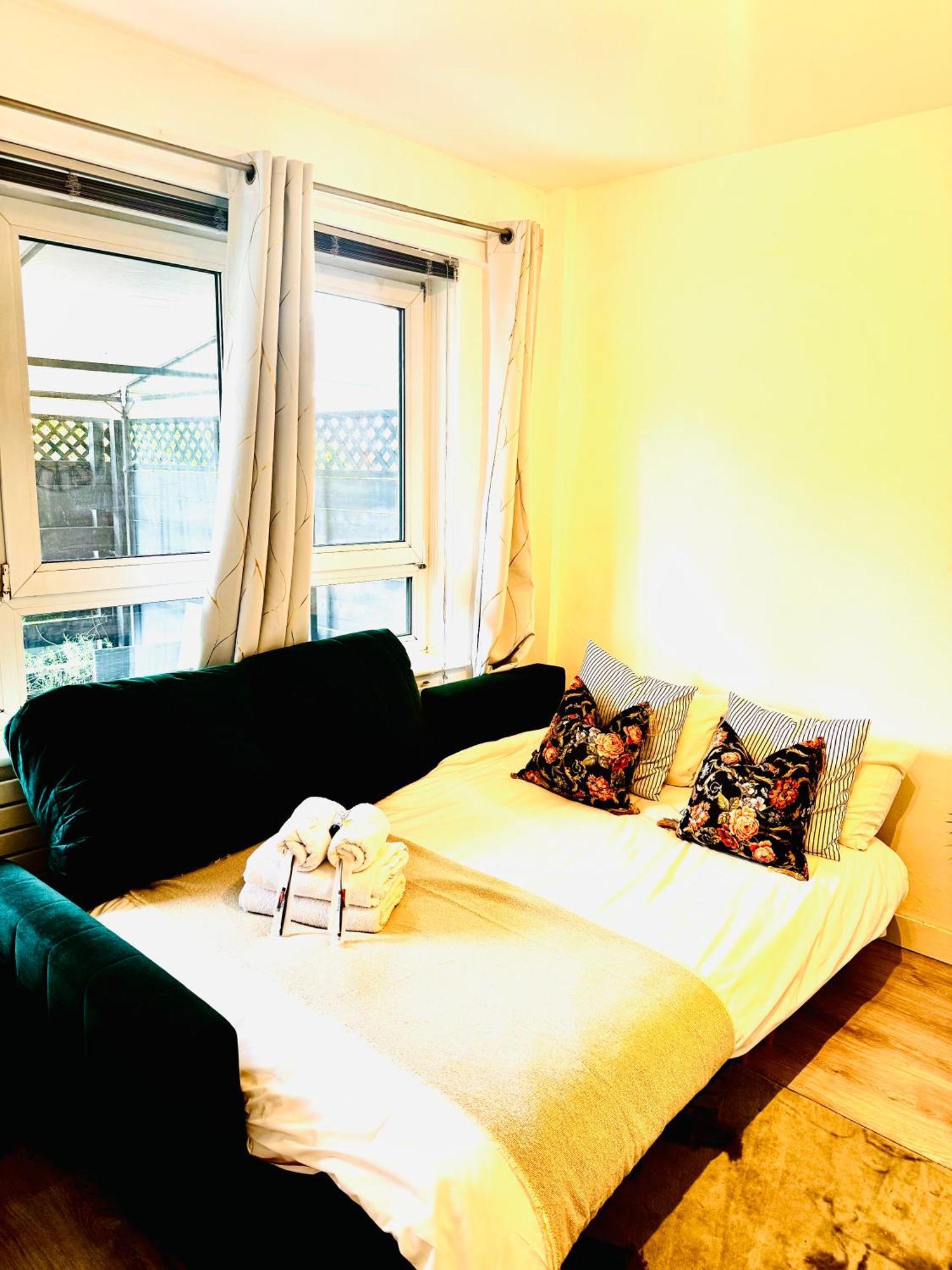 Charming Near Station Free Parking-cityaccess Apartment