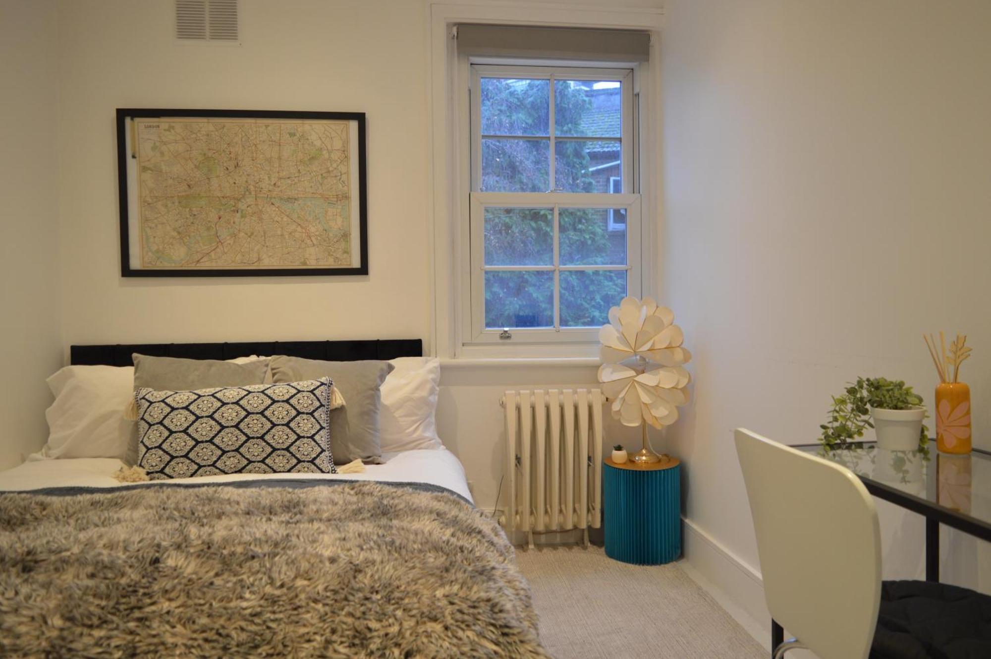 Deluxe Maisonette Oval, Sleeps 4, Garden & Hammock 2 Bedrooms - Open For Business Stays, Relocators, Long Stays, Contractors Apartment London