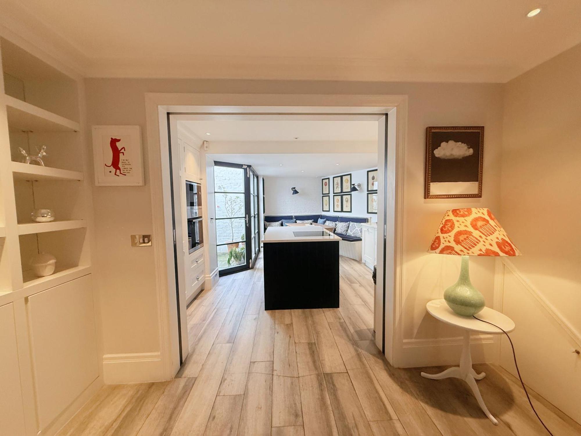 Stylish 3-bedroom Terrace House Near Earls Court Villa London