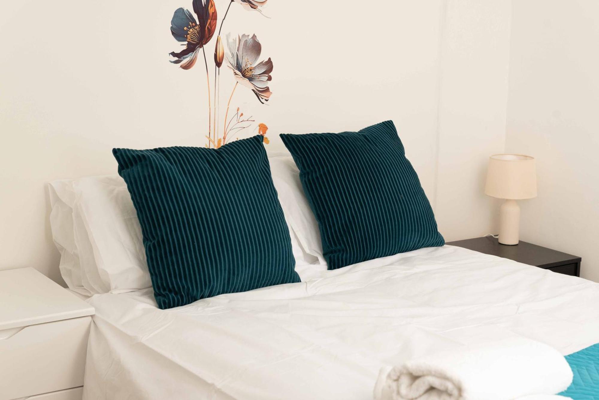 Apartment 2 Bedroom Flat By Haggerston Station London