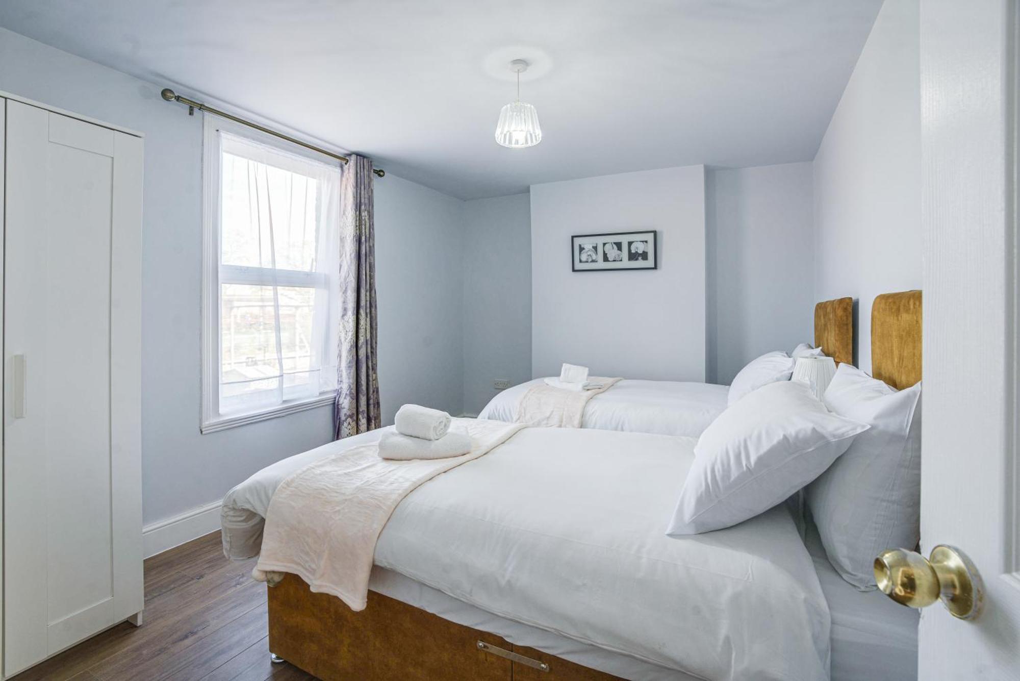 Spacious 4br Family & Corporate Holiday home London