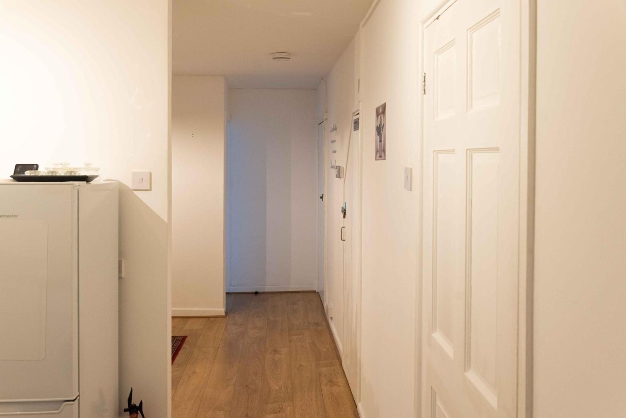 Apartment 2 Bedroom Flat By Haggerston Station London