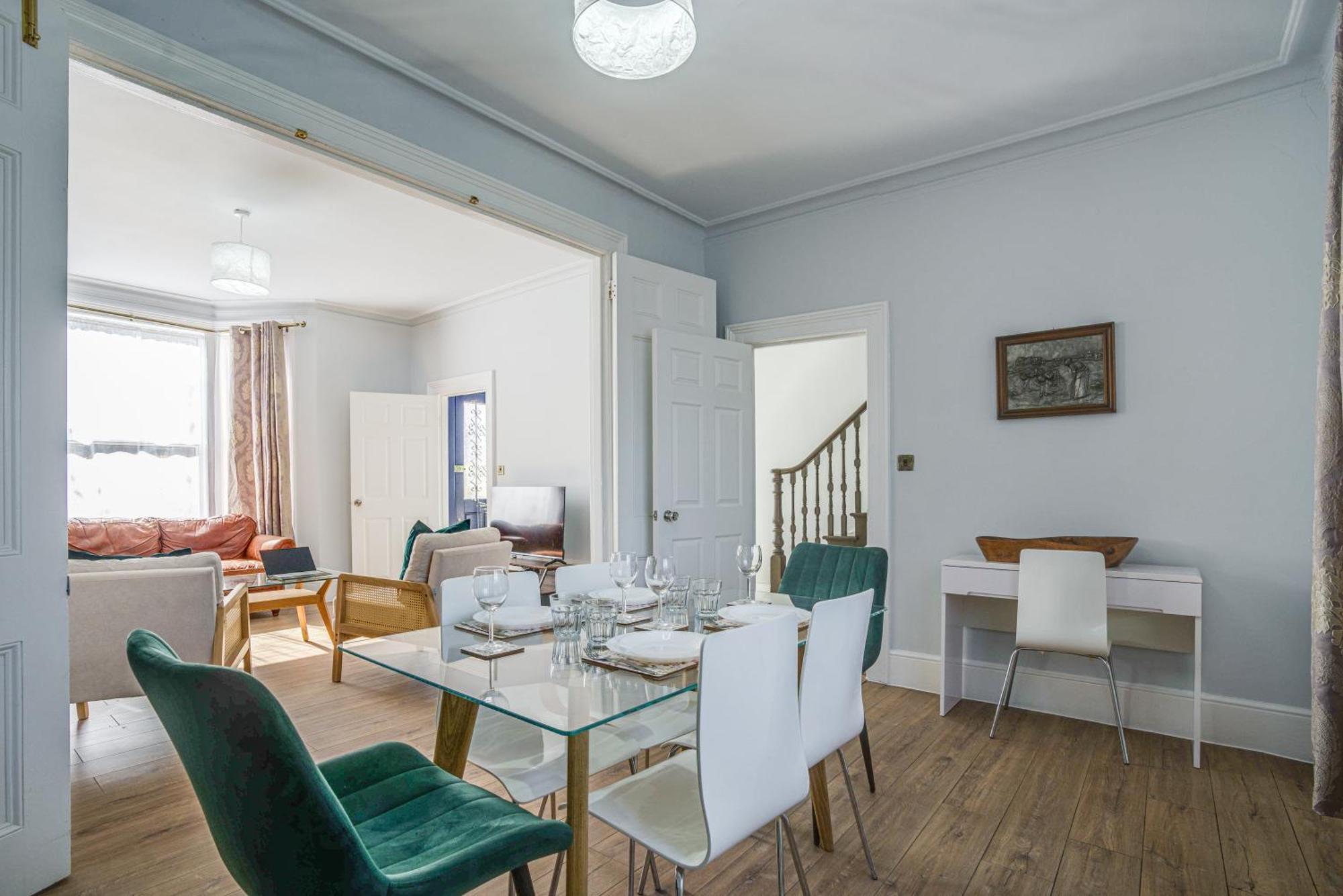 Spacious 4br Family & Corporate Holiday home