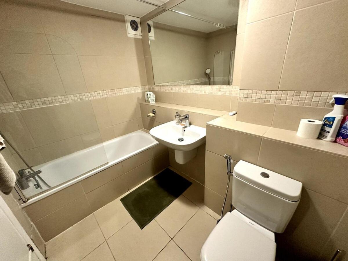Apartment Quiet Two-bedroom Flat In Chiswick *